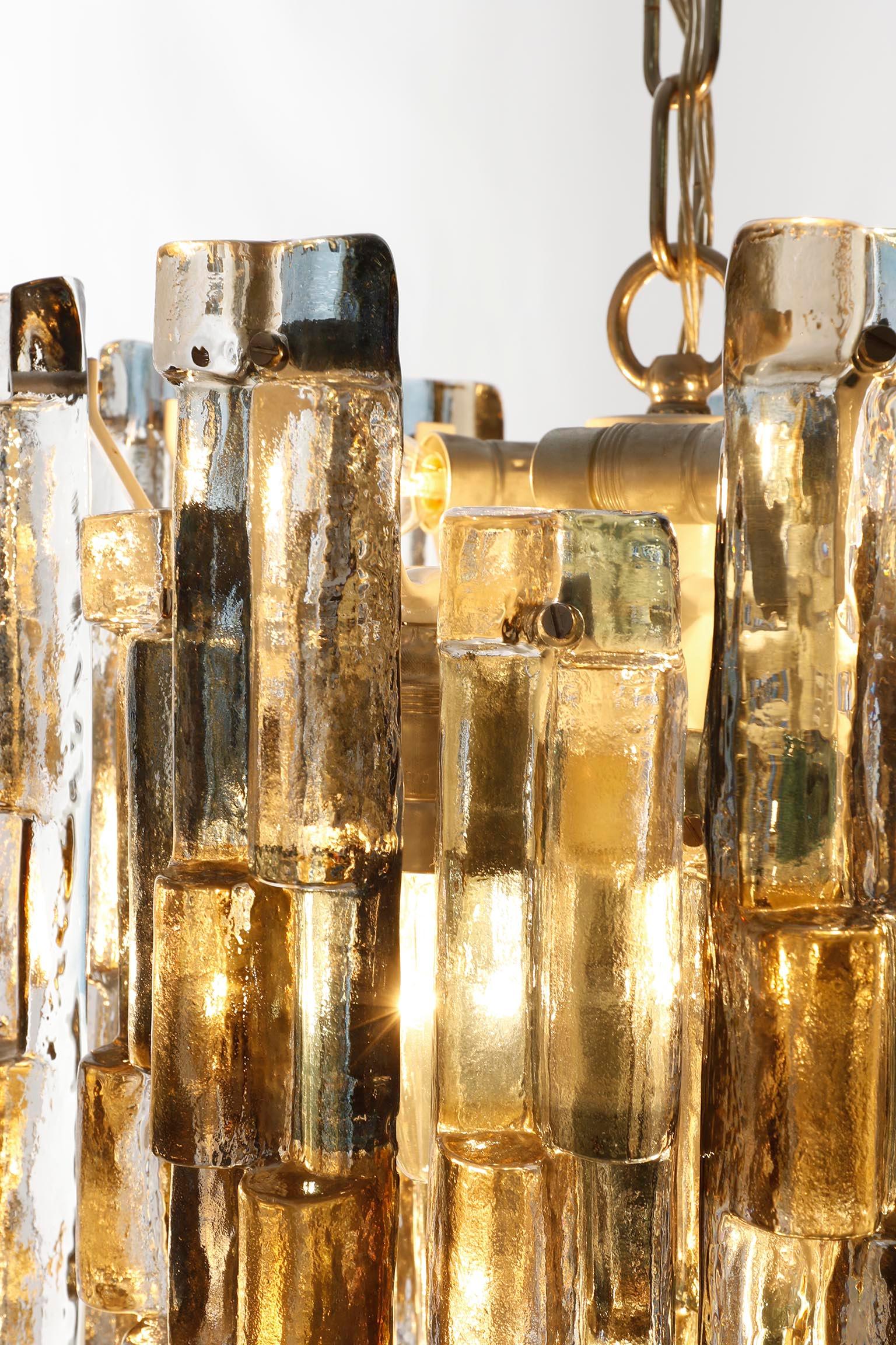 Paar Kalmar Glass Chandeliers Pendelleuchten, Blau-Bernsteinglas Nickel, 1970er Jahre im Angebot 8
