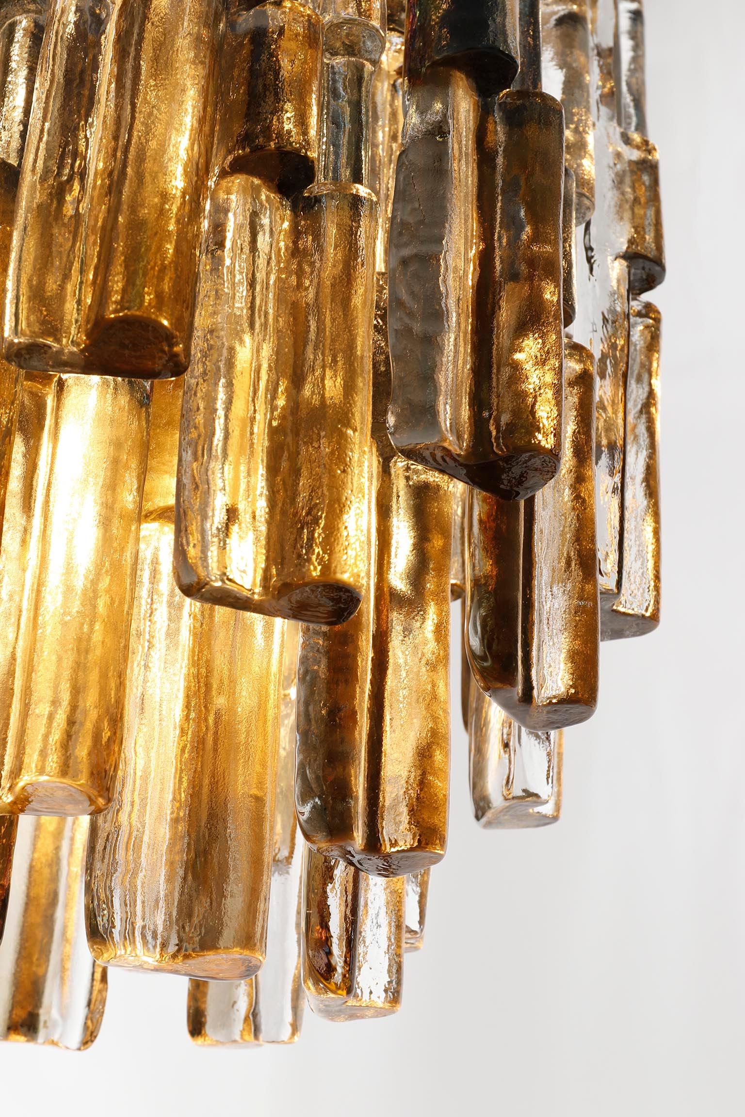 Paar Kalmar Glass Chandeliers Pendelleuchten, Blau-Bernsteinglas Nickel, 1970er Jahre im Angebot 9