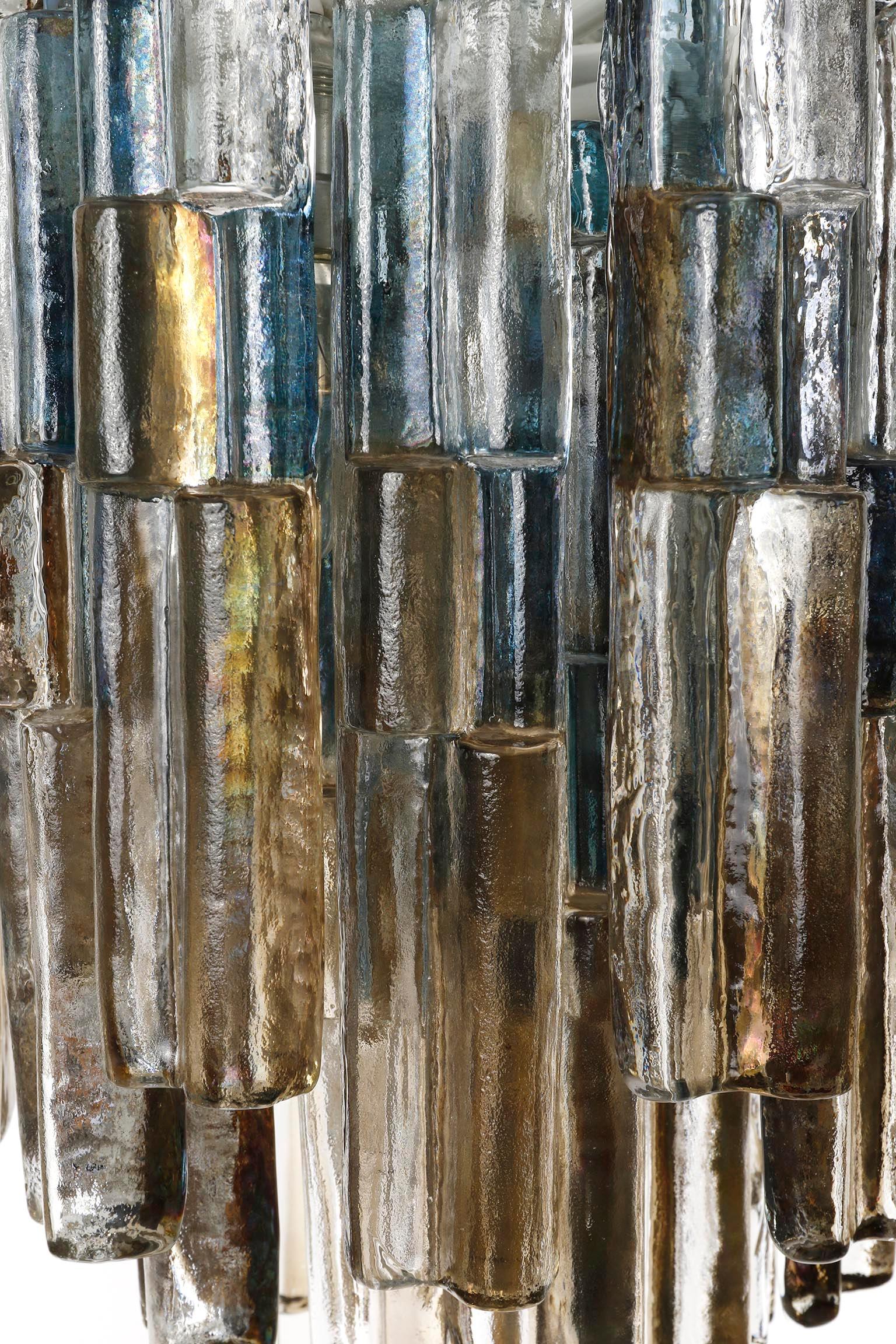 Paar Kalmar Glass Chandeliers Pendelleuchten, Blau-Bernsteinglas Nickel, 1970er Jahre im Angebot 3