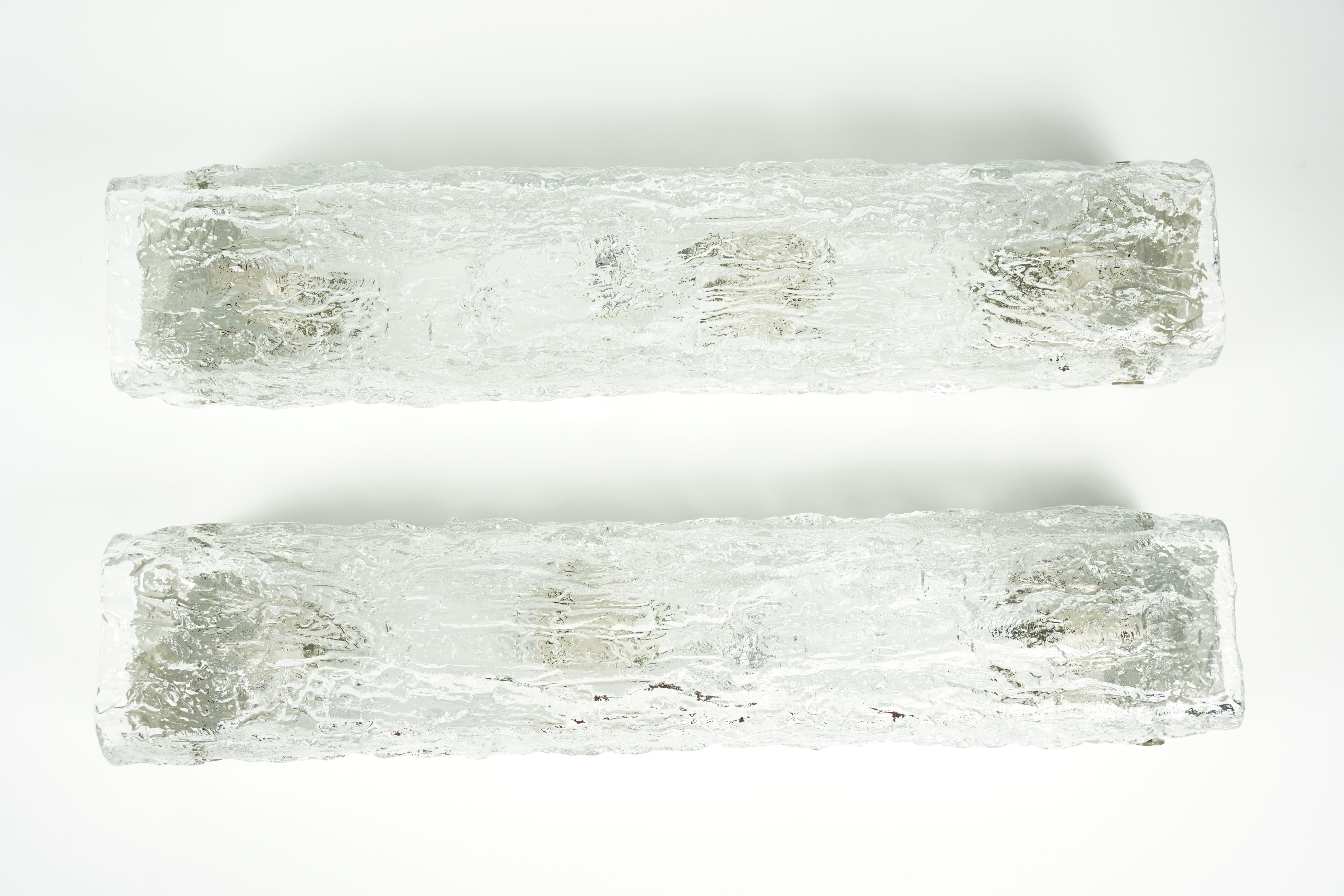 20ième siècle Paire de Lights Kaiser Verre coudé sur cadre en métal blanc, Allemagne, 1960 en vente