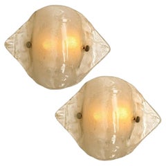 Paire d'appliques ou de lampes murales en verre opale clair de Kalmar Murano, années 1970
