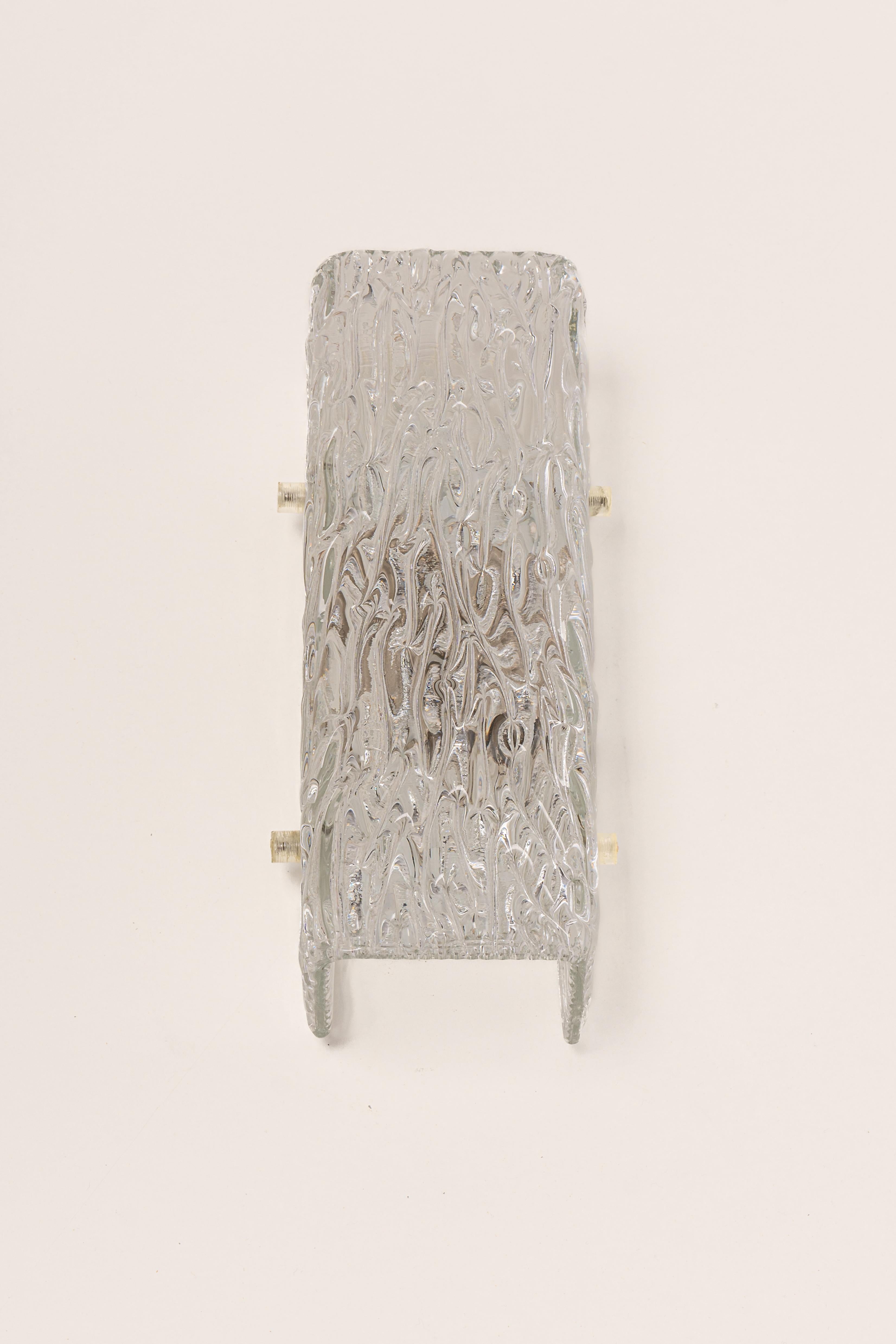 1 di 2 coppie di applique in vetro Kalmar Sconces, Austria, anni '60 In condizioni buone in vendita a Aachen, NRW