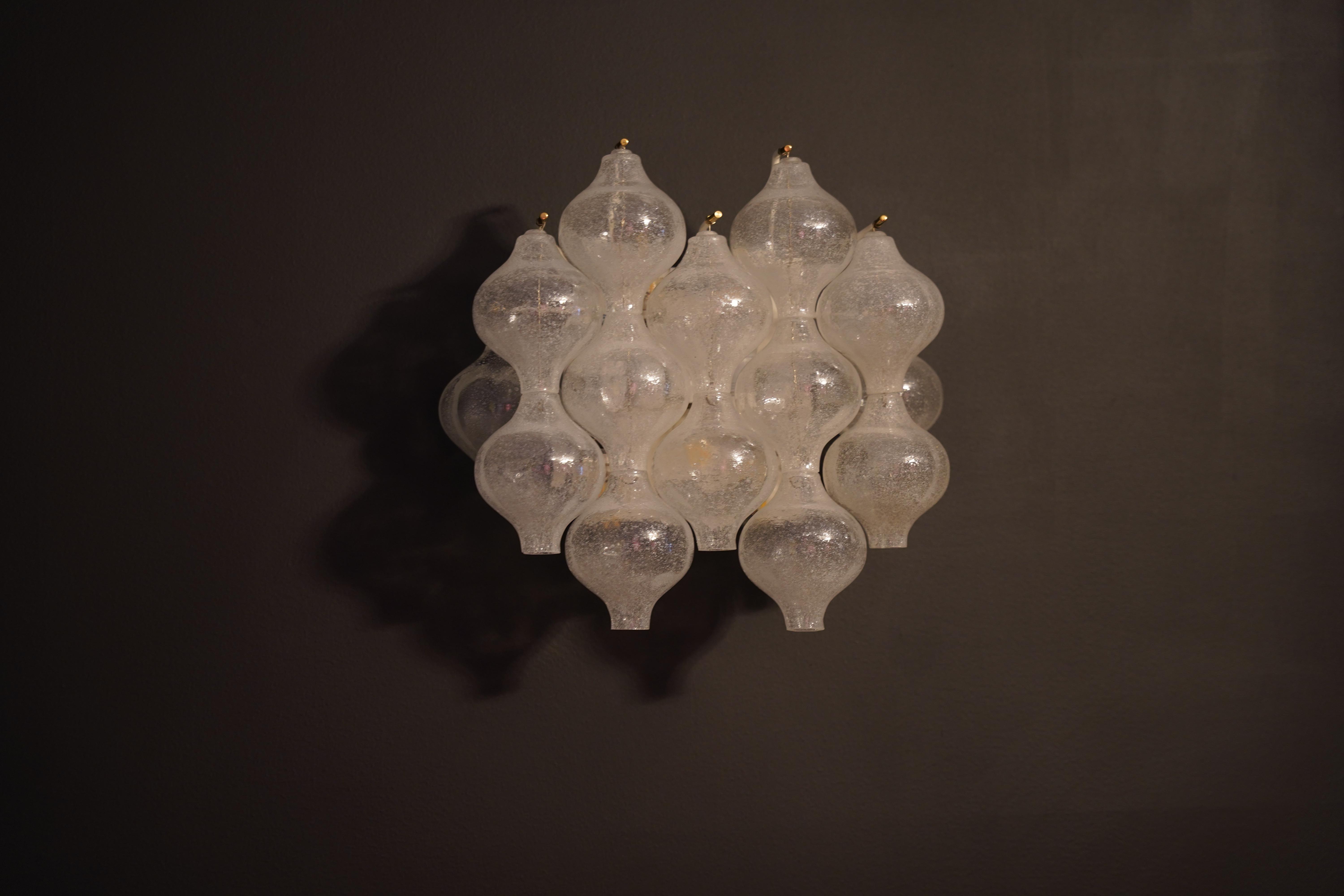 Paar Kalmar Light Wandlampen mit Glasblasen, Wien Österreich, 1970er Jahre (Moderne der Mitte des Jahrhunderts) im Angebot