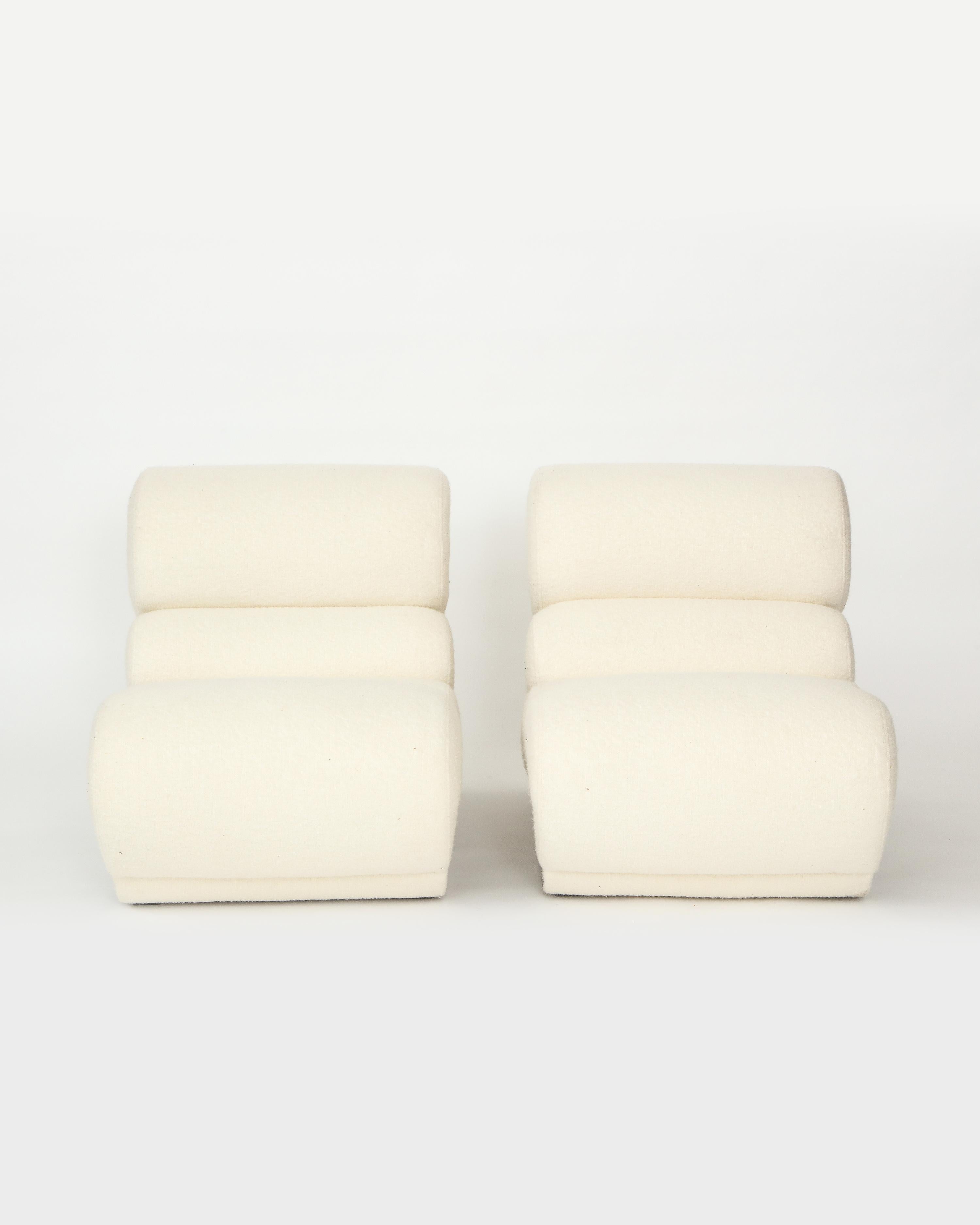 Pair of 1970s French Kappa Slipper Chairs in White Boucle with Metal Frames In Excellent Condition In New York, NY