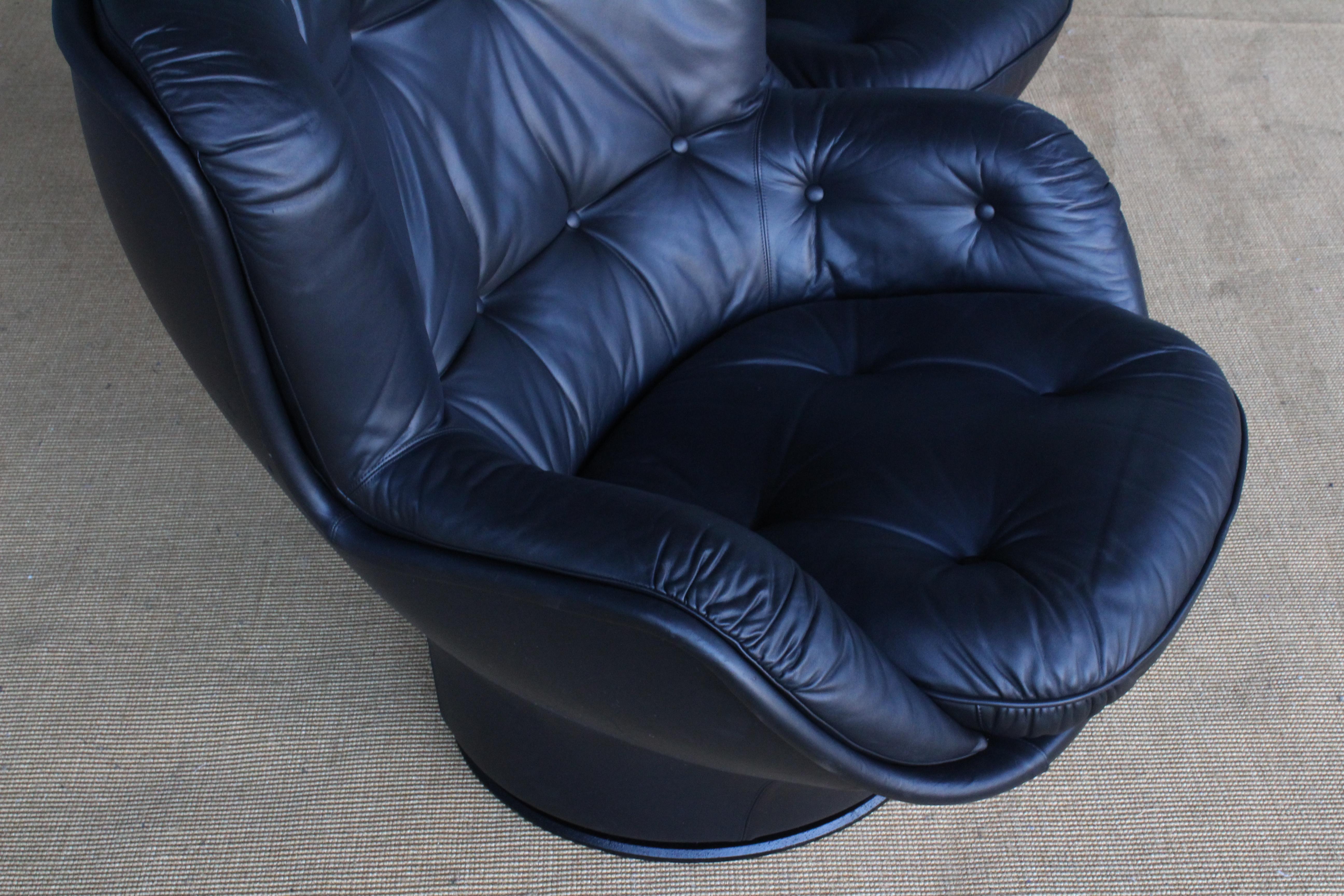 Pair of 'Karate' Lounge Chairs by Michel Cadestin for Airborne, France, 1970s 3