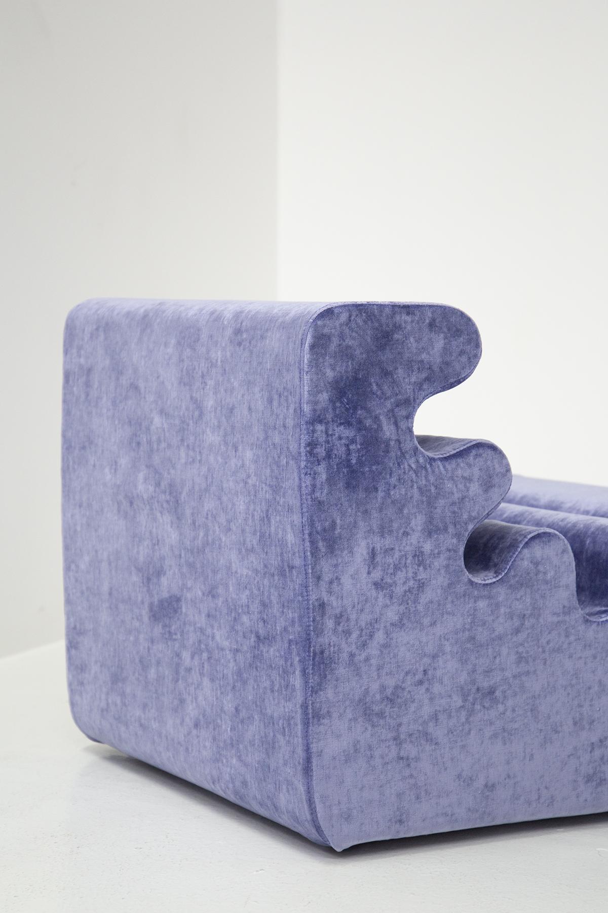 Karelia armchair design by Lisii Beckman for Zanotta with structure in polyurethane foam. The pair of armchairs has been reupholstered with removable cover in soft purple velvet.
Karelia, designed in 1966 by the Finnish designer Lisii Beckmann. It