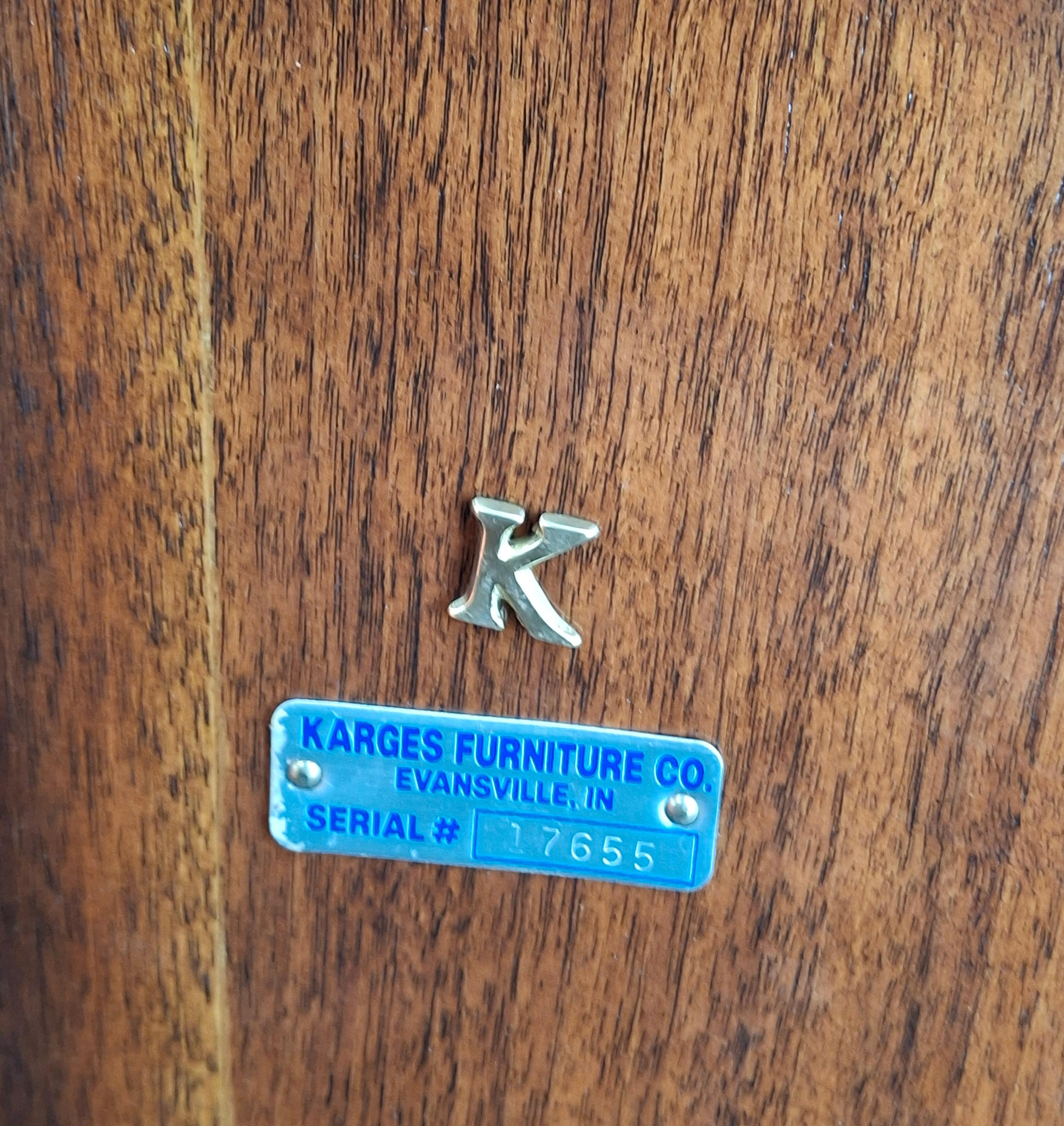 Pair of Karges Furniture Provincial Mahogany Tiered Side Tables For Sale 10