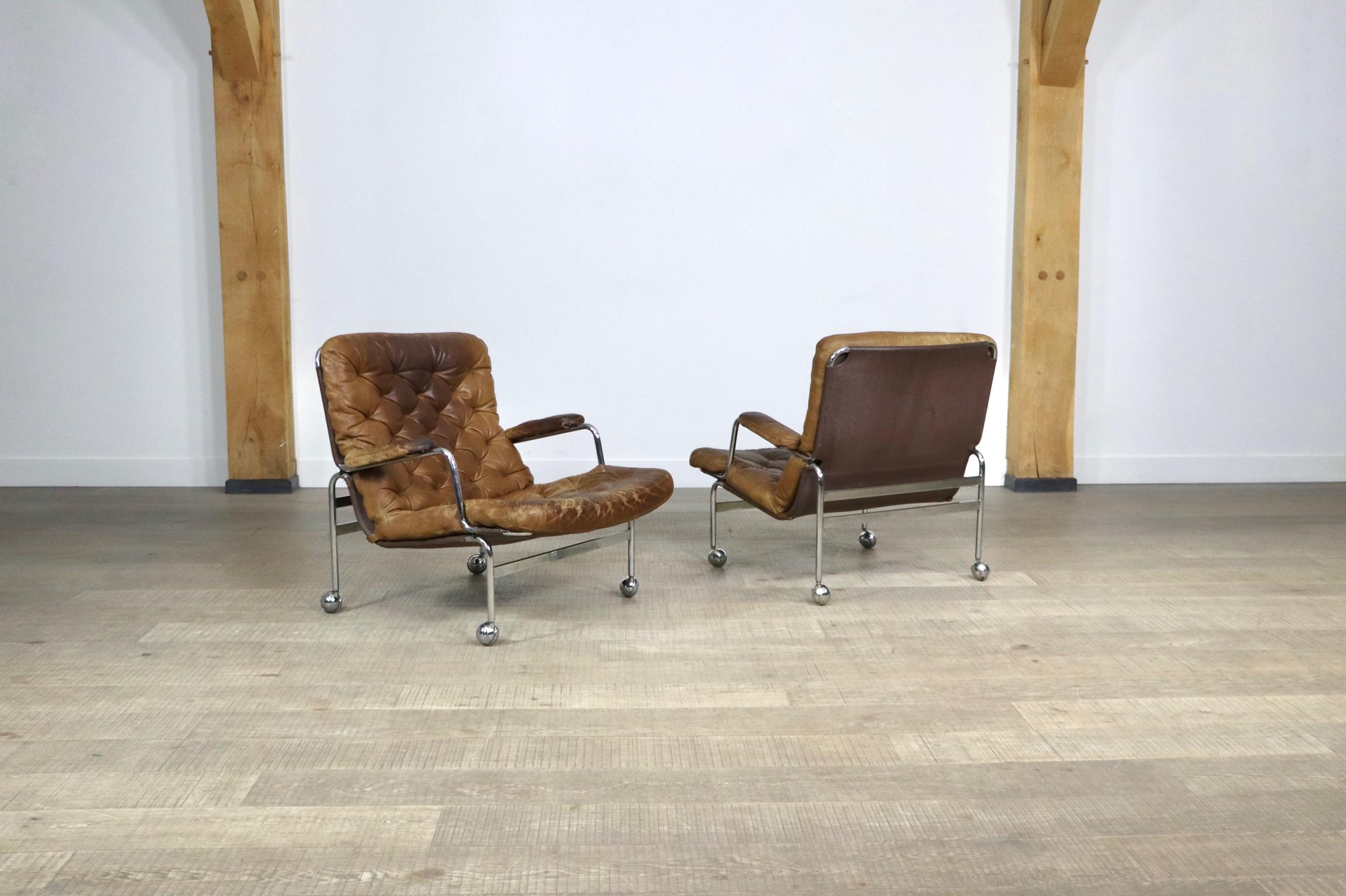 Pair of Karin Lounge Chairs in Tan Leather by Bruno Mathsson for DUX, 1970s In Good Condition In ABCOUDE, UT