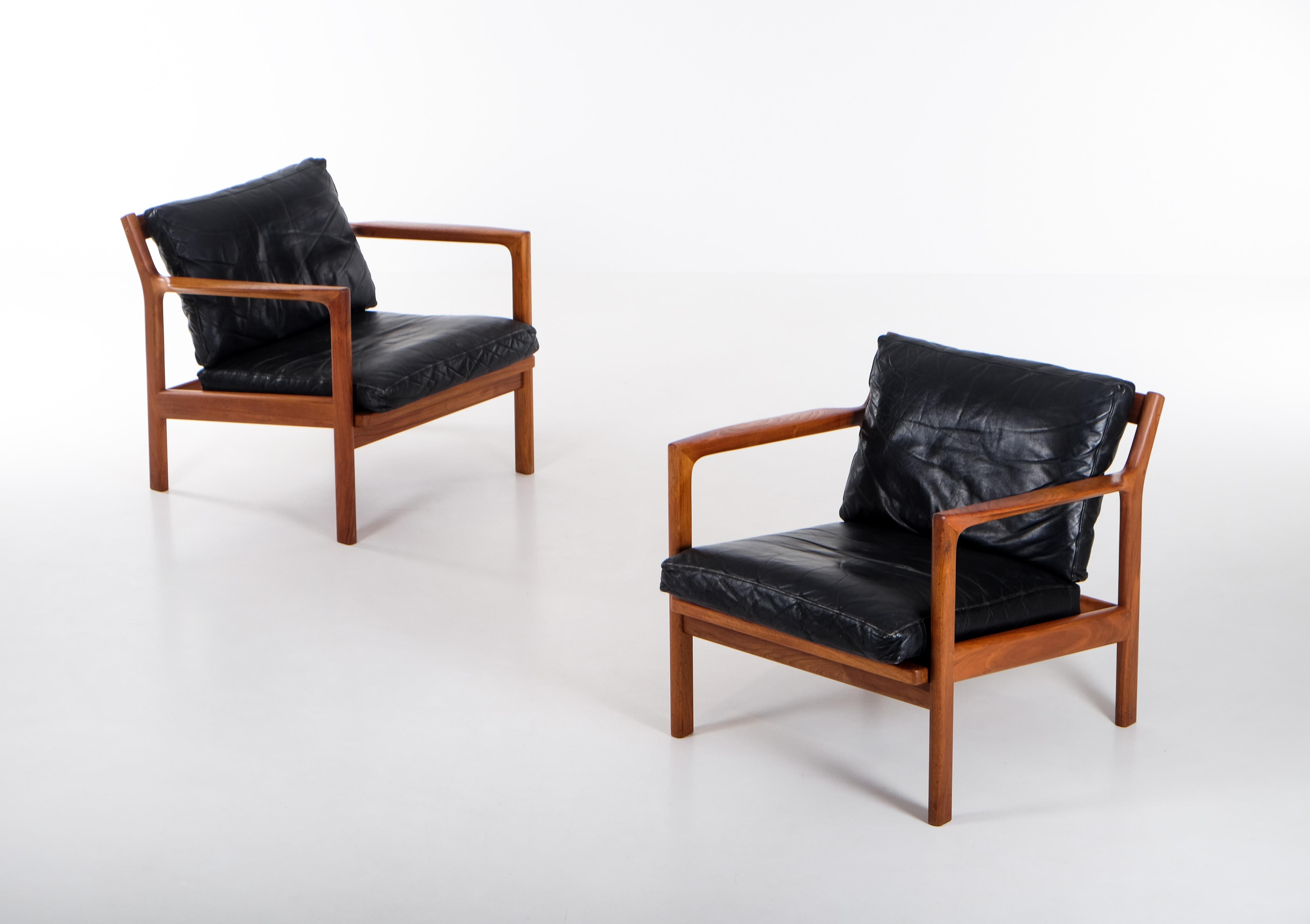 Milieu du XXe siècle Paire de fauteuils Karl-Erik Ekselius, Suède, années 1960 en vente