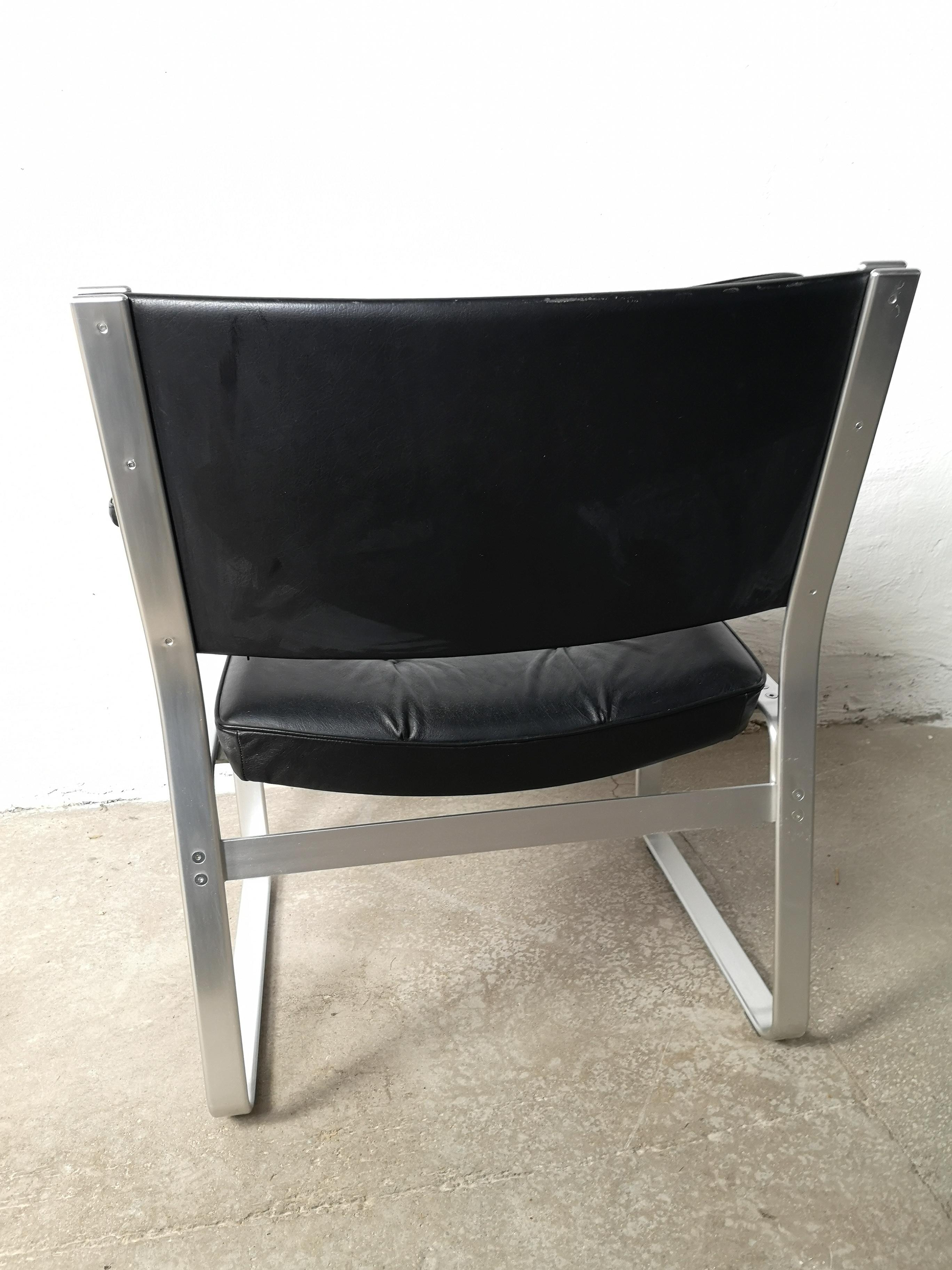 Pair of Karl-Erik Ekselius Leather and Aluminium Mondo Armchairs 1