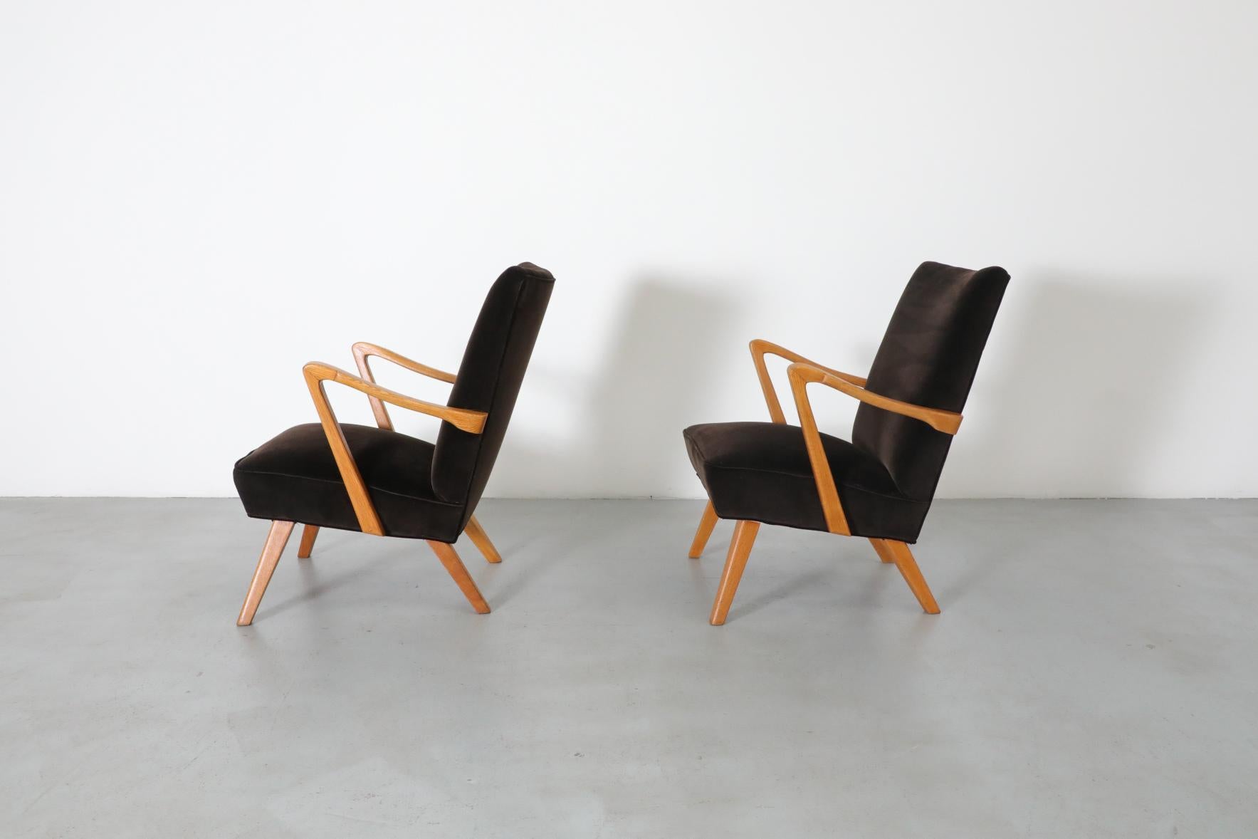 20th Century Pair of Karl Nothhelfer Style Danish Modern Easy Chairs in Cafe Velvet