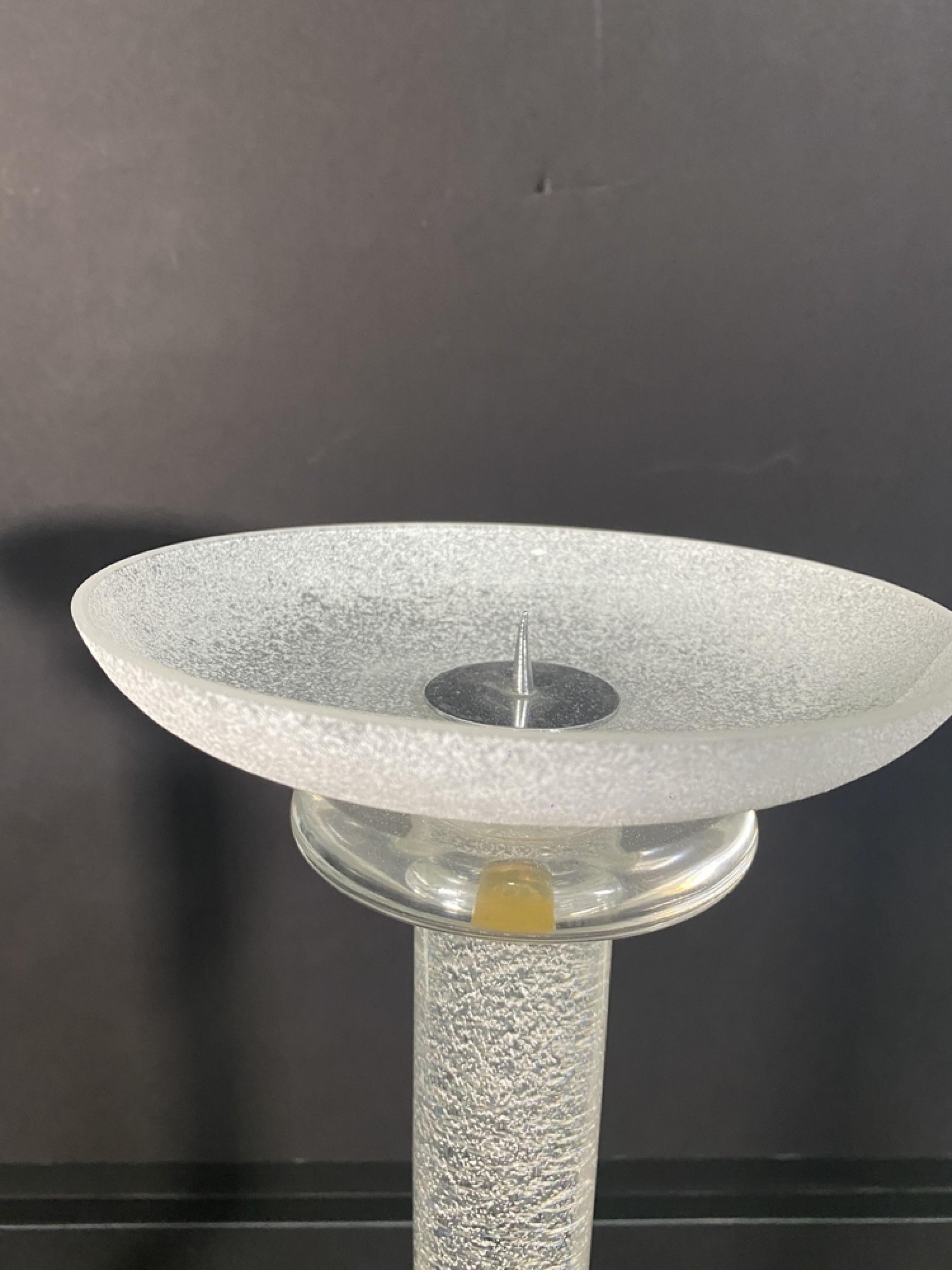 Mid-Century moderno Coppia di candelabri in vetro trasparente del prototipo americano Karl Springer in vendita