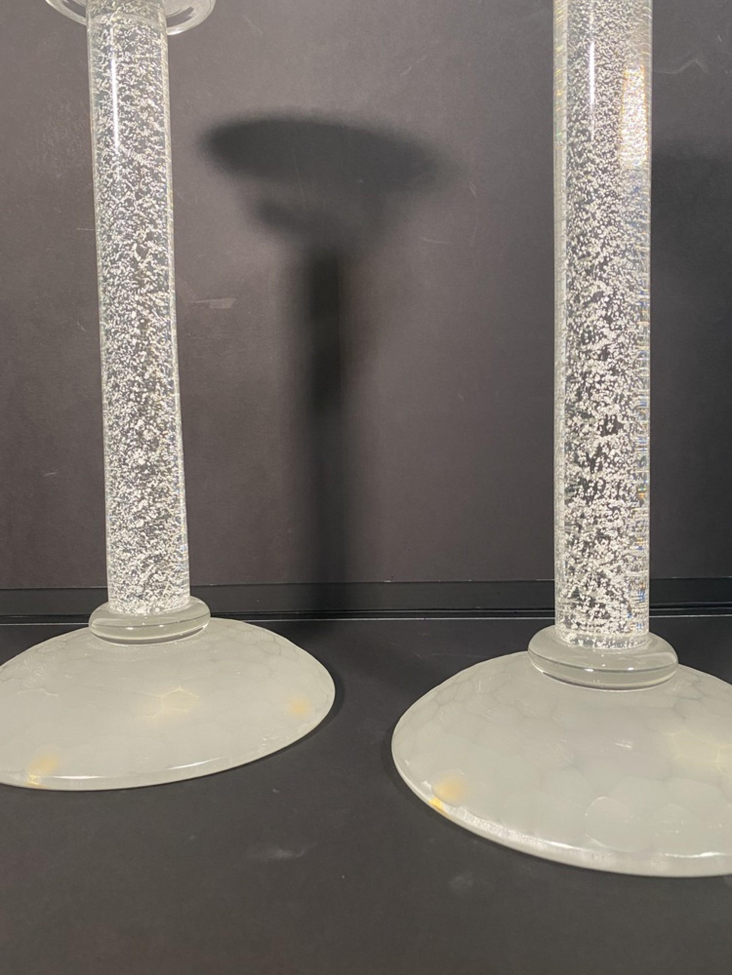 Satinato Coppia di candelabri in vetro trasparente del prototipo americano Karl Springer in vendita