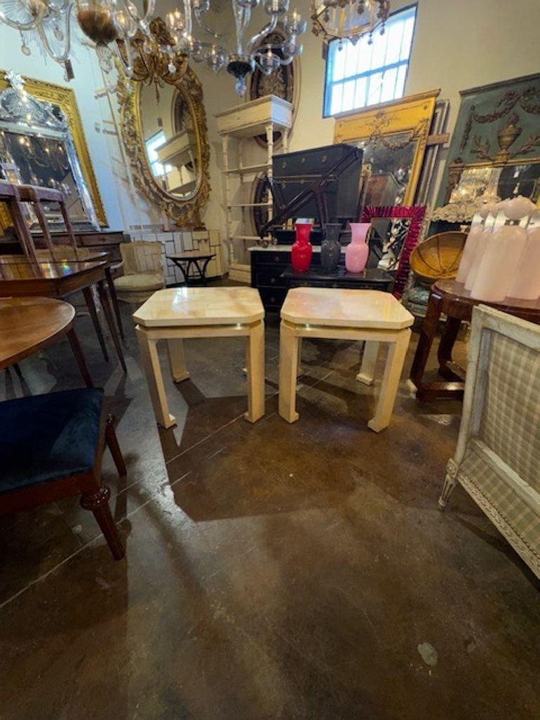 XXIe siècle et contemporain Paire de tables d'appoint en parchemin laqué de style Karl Springer en vente