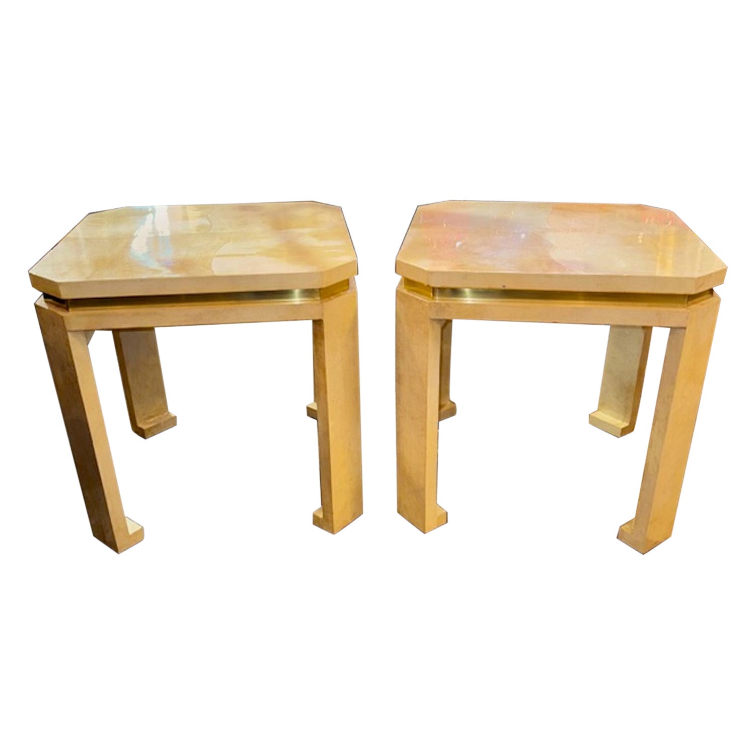 Coppia di tavolini in pergamena laccata in stile Karl Springer