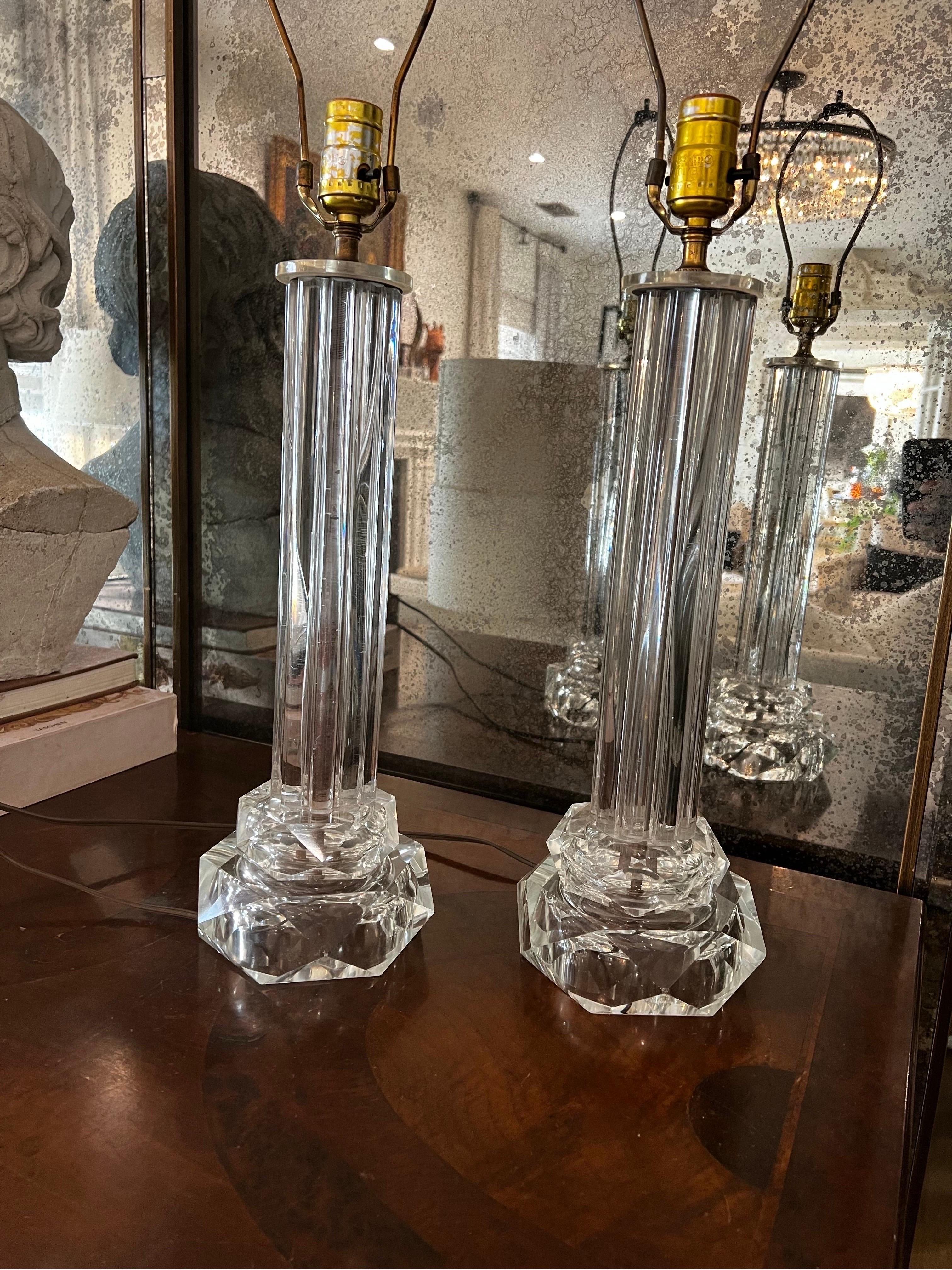 20th Century Pair of Karl Springer Style Stacked Lucite and Glass Table Lamps - Vintage For Sale