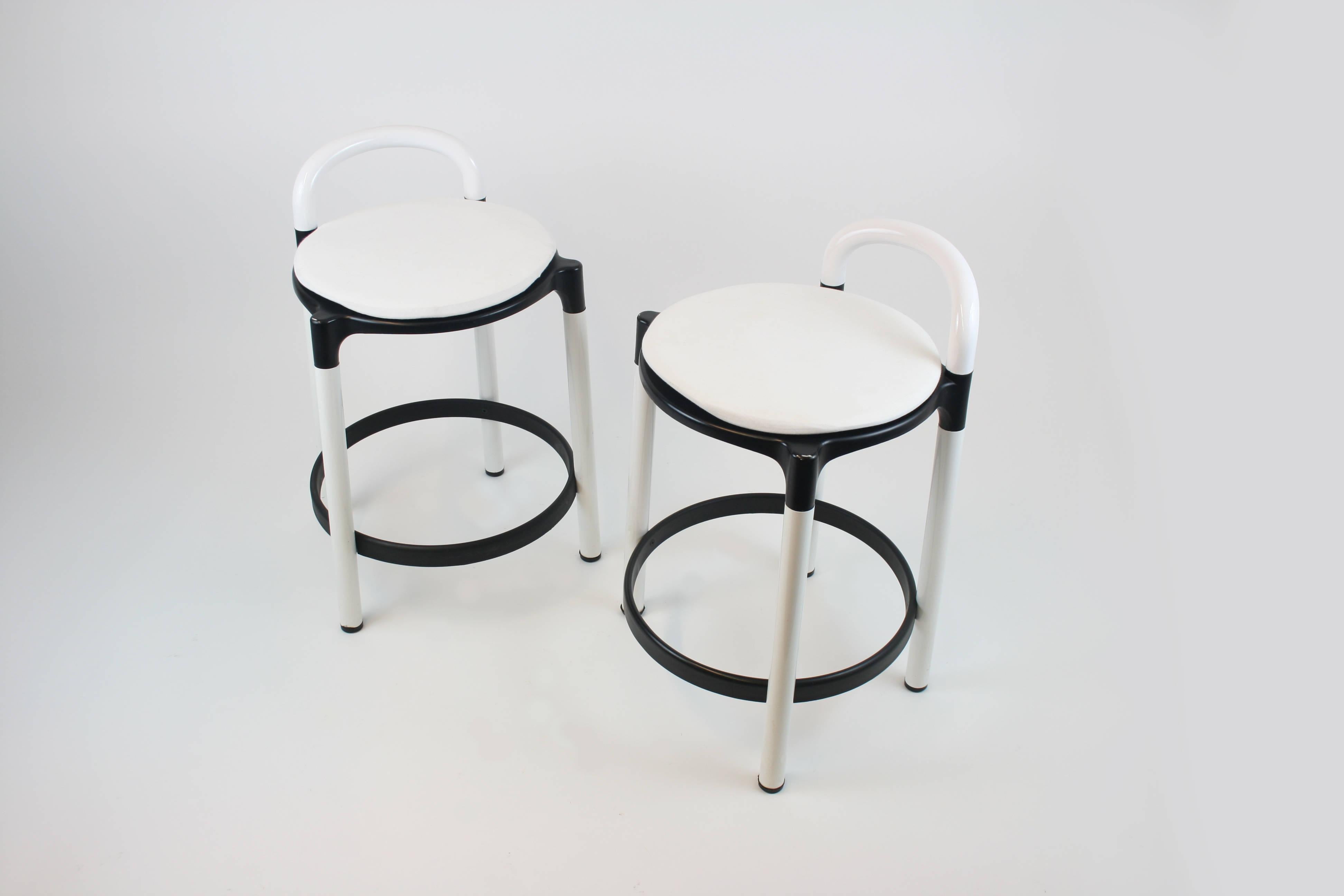 Pair of Kartell Barstools by Anna Castelli Ferrieri In Good Condition For Sale In Vienna, AT