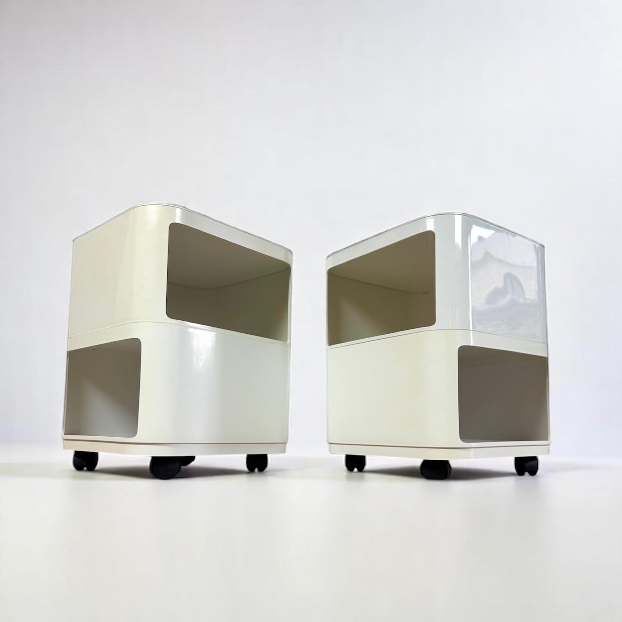 Pair of Kartell 'Componibili'  Square-Base Serving Trolleys / Tables, 1960s In Good Condition For Sale In San Benedetto Del Tronto, IT