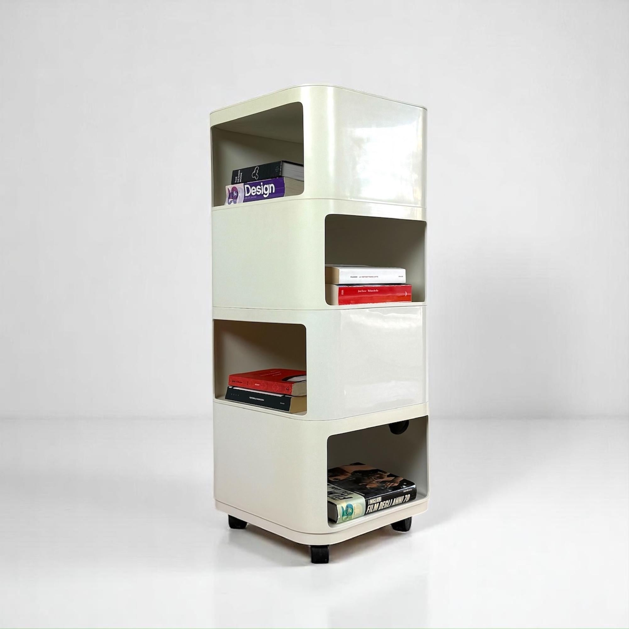 Pair of Kartell 'Componibili'  Square-Base Serving Trolleys / Tables, 1960s For Sale 2