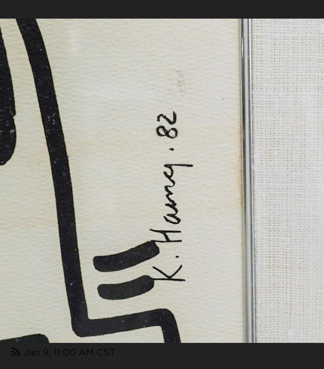 BESCHREIBUNG: (2 Pc) Paar gerahmte Vintage Keith
Haring-Siebdrucke auf Papier. Enthält:
(1 St.) Keith Haring Siebdruck auf Papier. 