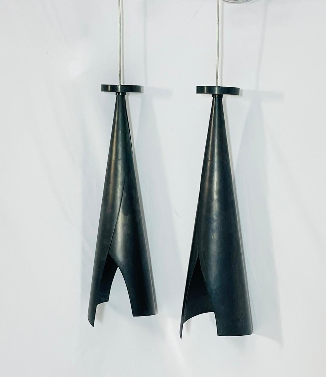 Chinois Paire de pendentifs en bronze de Kelly Wearstler Visual Comfort, forme sculpturale en vente
