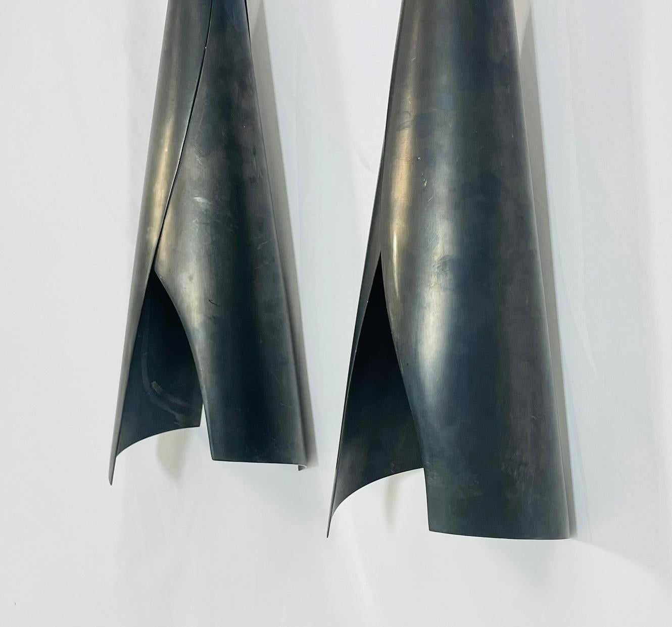Bronze Paire de pendentifs en bronze de Kelly Wearstler Visual Comfort, forme sculpturale en vente