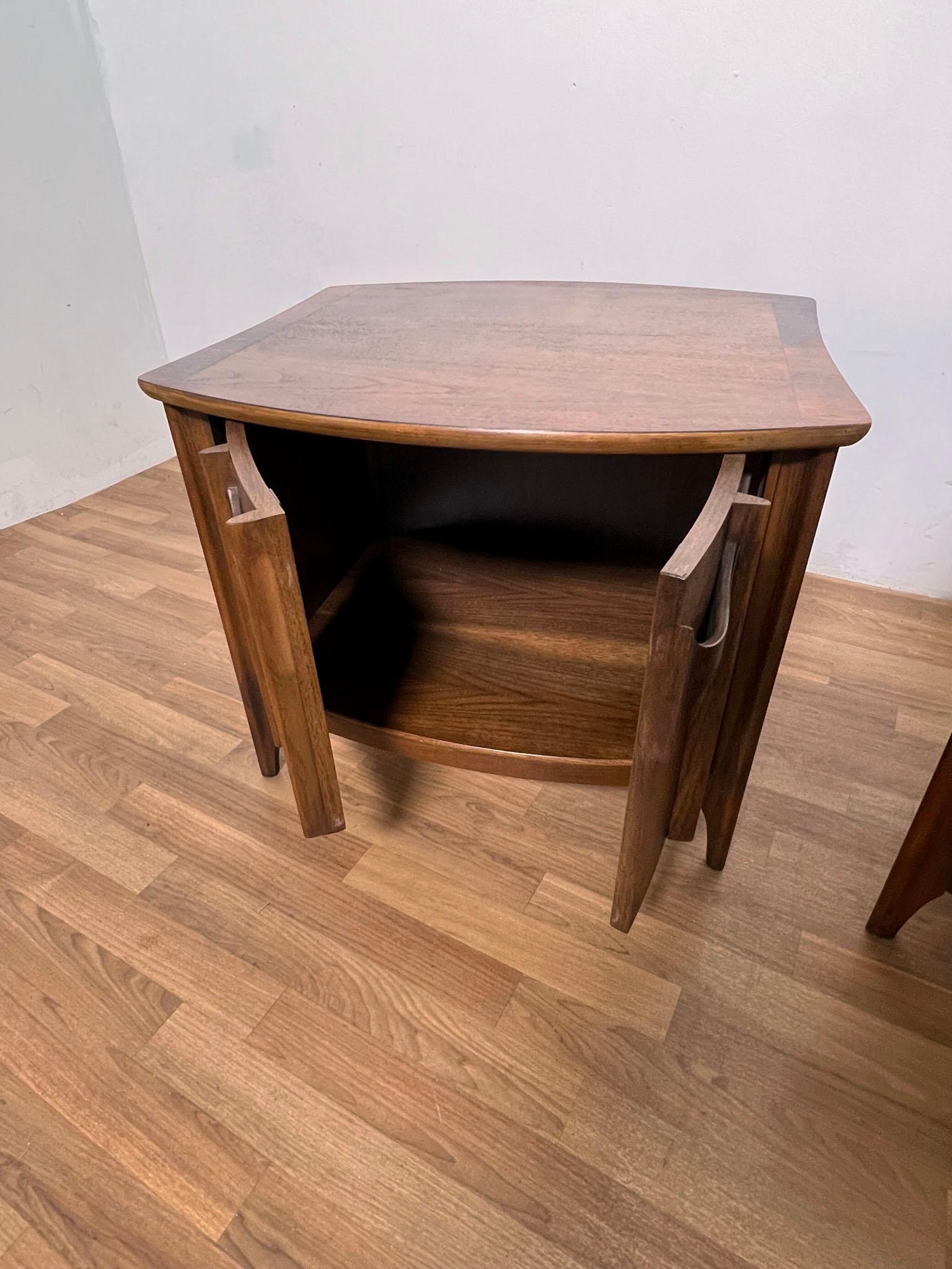 Walnut Pair of Kent Coffey Perspecta End Tables, circa 1960s