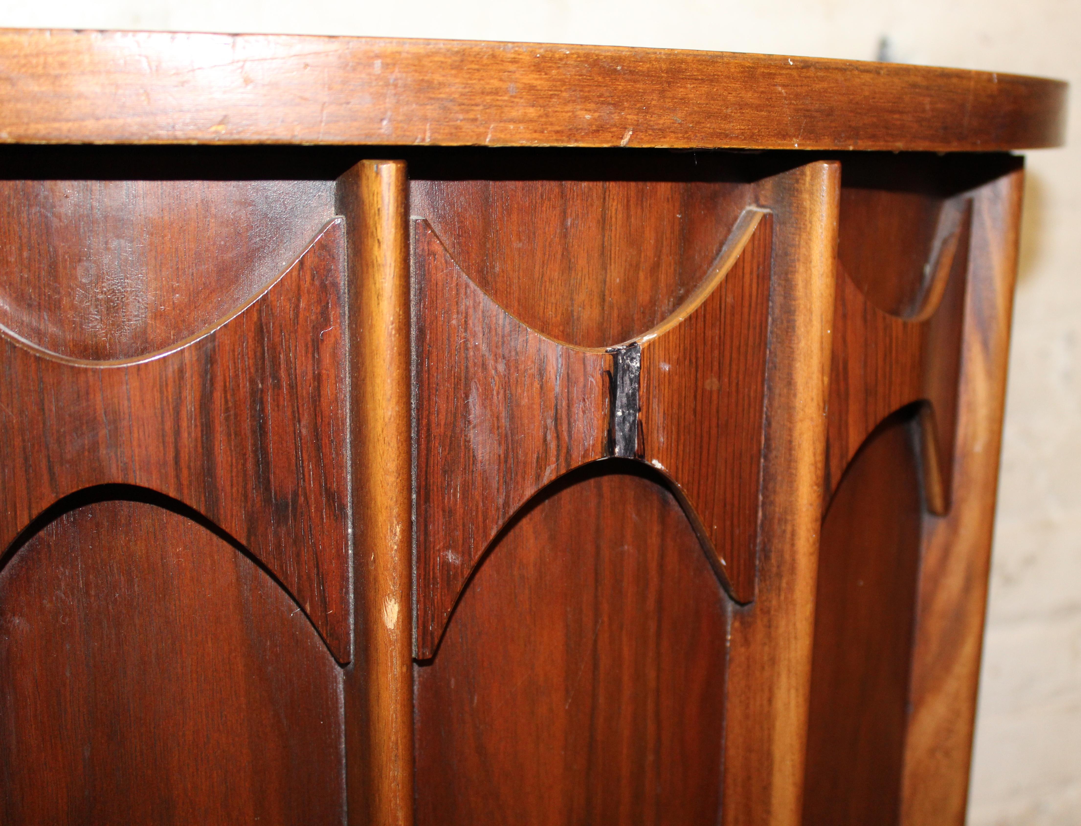 Coppia di comodini 'Perspecta' di Kent Coffey in vendita 3