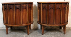 Pareja de mesillas de noche "Perspecta" de Kent Coffey