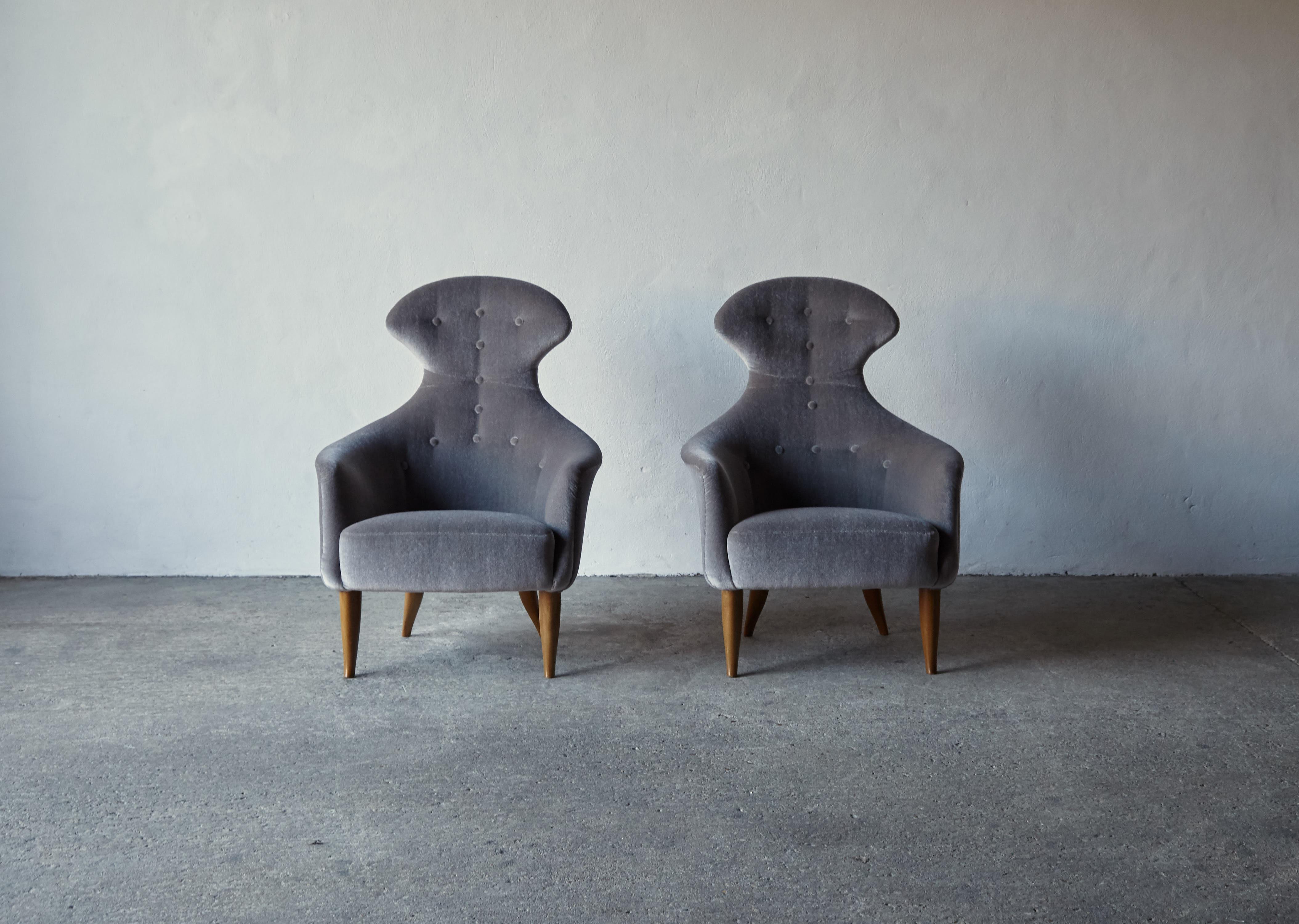 Scandinavian Modern Pair of Kerstin Horlin Holmquist Stora Eva Chairs, new Mohair, 1950s, Sweden For Sale