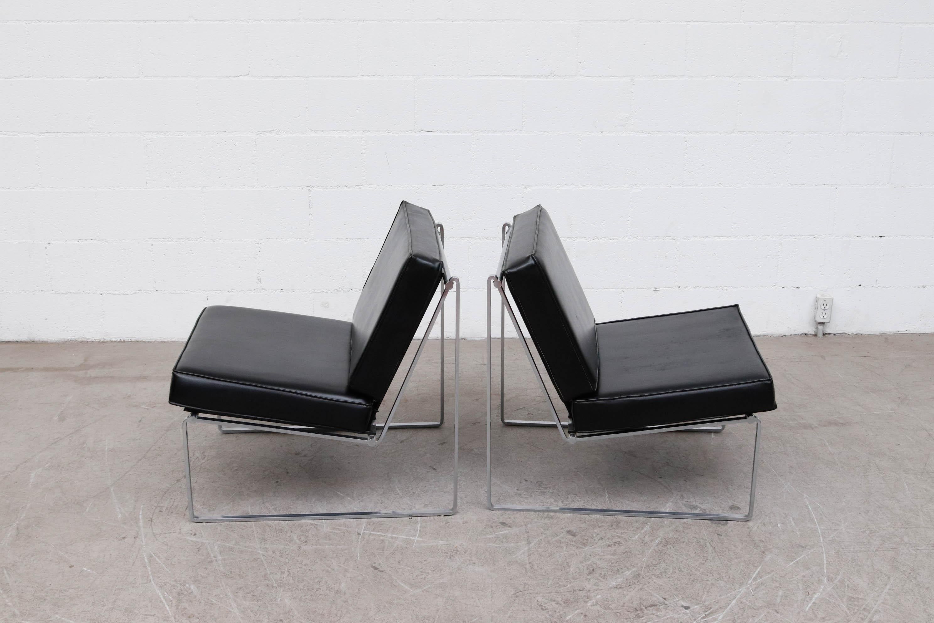 Pair of Kho Liang Ie Model 025 Lounge Chairs for Artifort In Good Condition In Los Angeles, CA