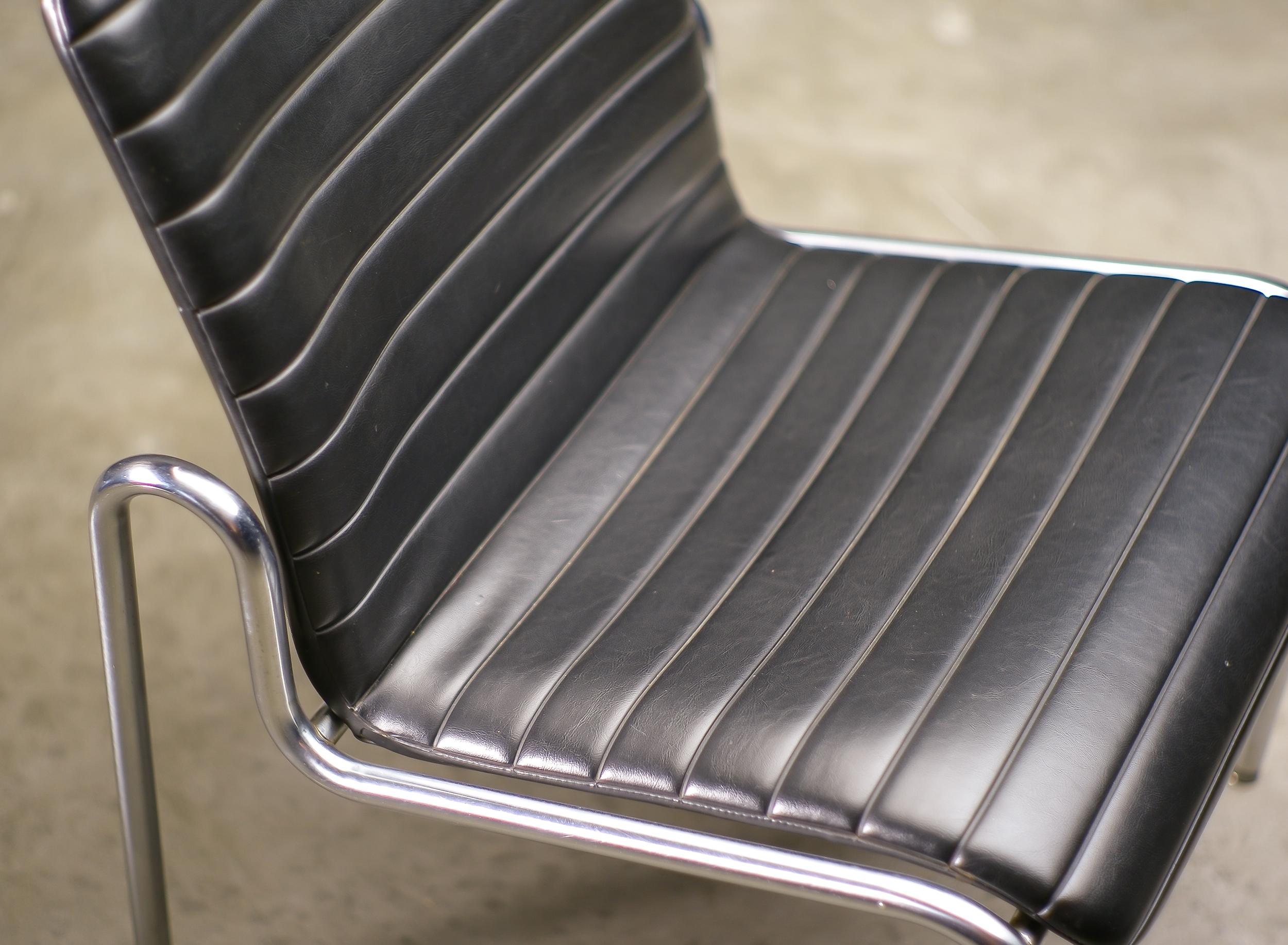 Paire de chaises longues Kho Liang Ie Model No 703, 1968 en vente 3