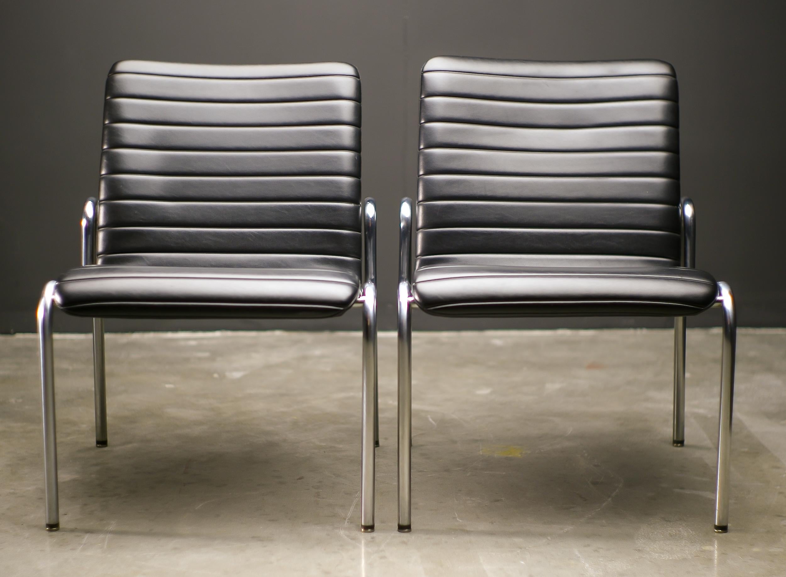 Néerlandais Paire de chaises longues Kho Liang Ie Model No 703, 1968 en vente