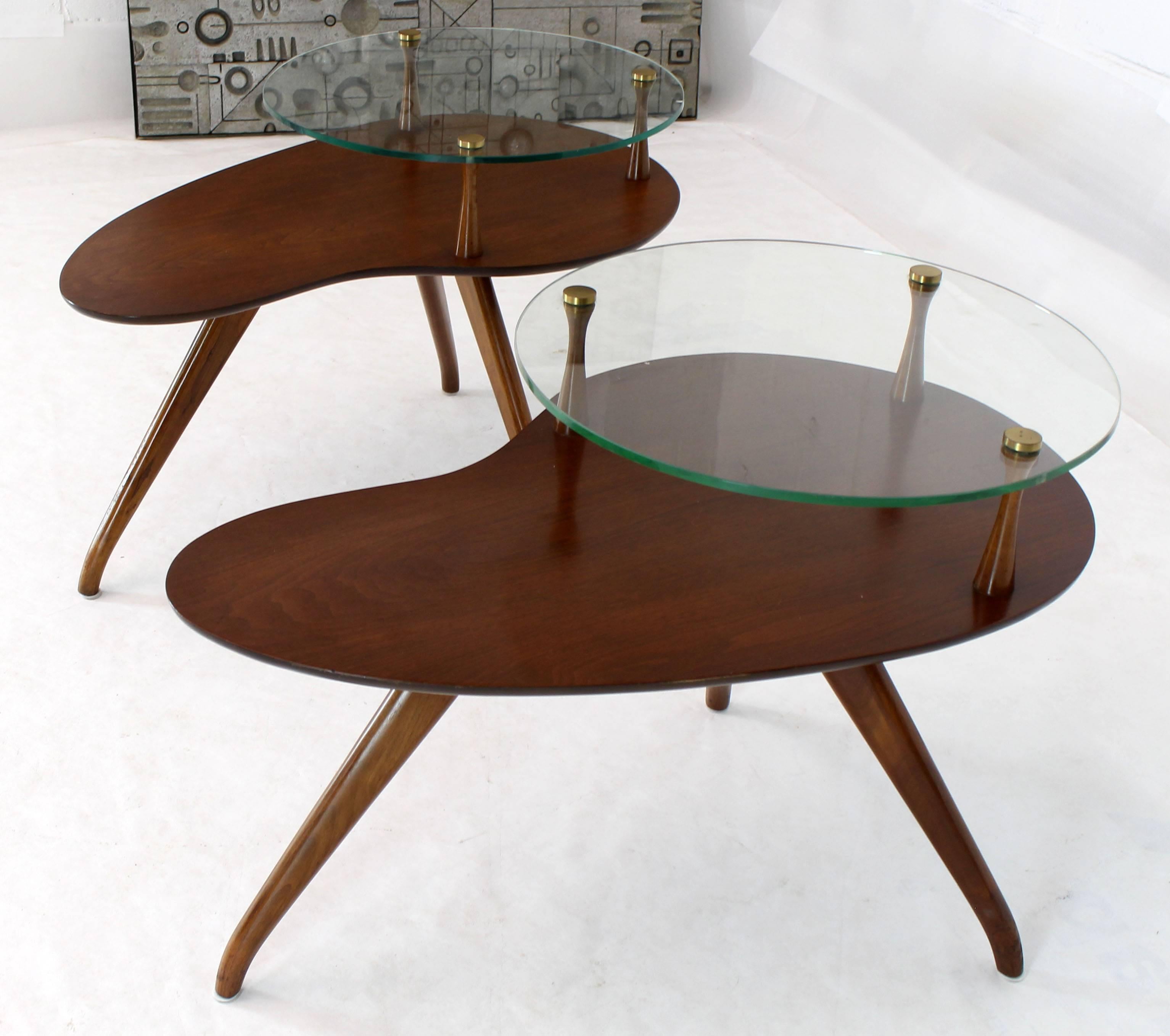 Mid-Century Modern Pair of Kidney Organic Shape Two-Tier Tri-Legged Side Tables For Sale