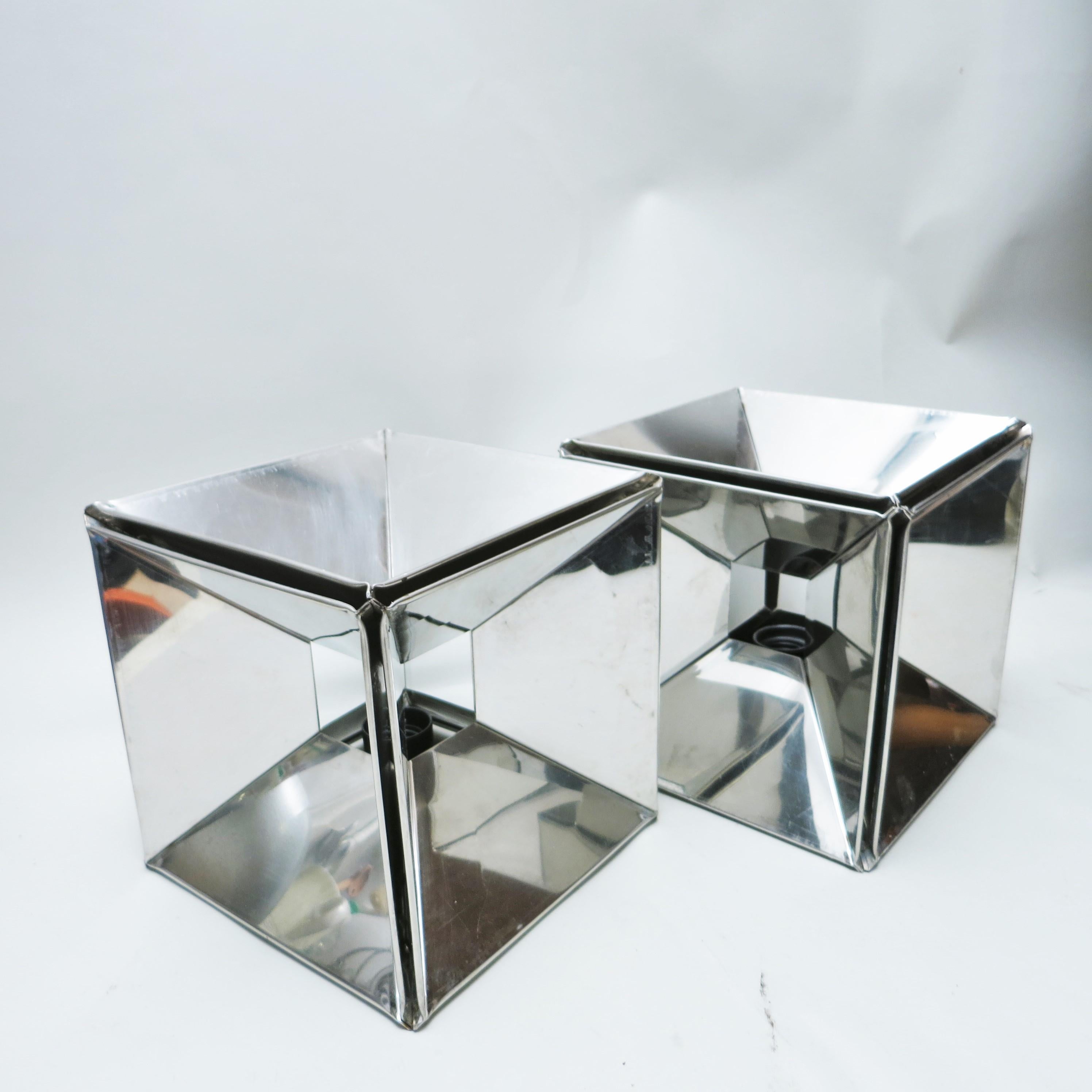 Pair of Kinetic Cube Chrome Lamps of the 1970s In Good Condition In Paris, FR