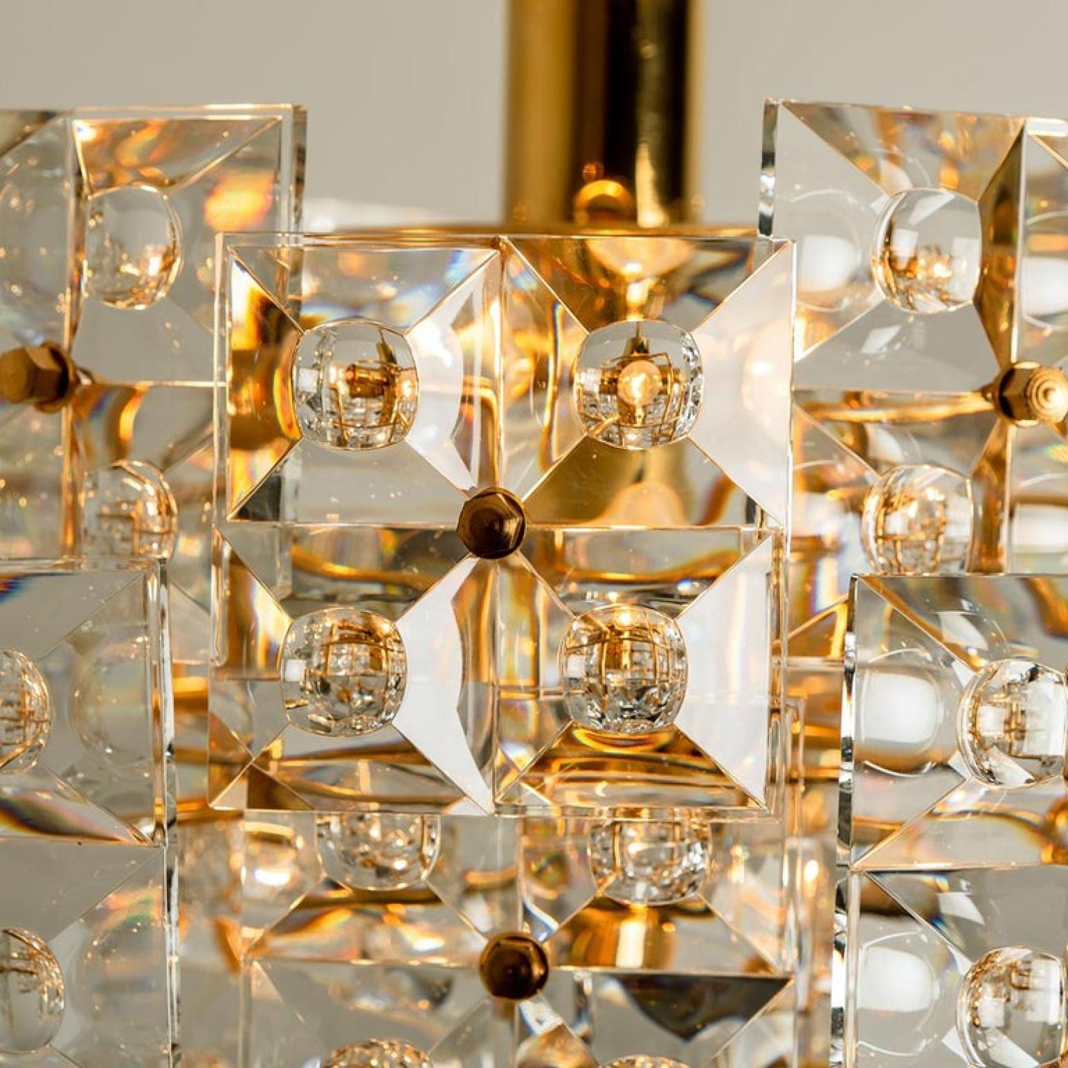 Pair of Kinkeldey Chandeliers, Gold-Plated Brass Crystal Glass, 1970 For Sale 12