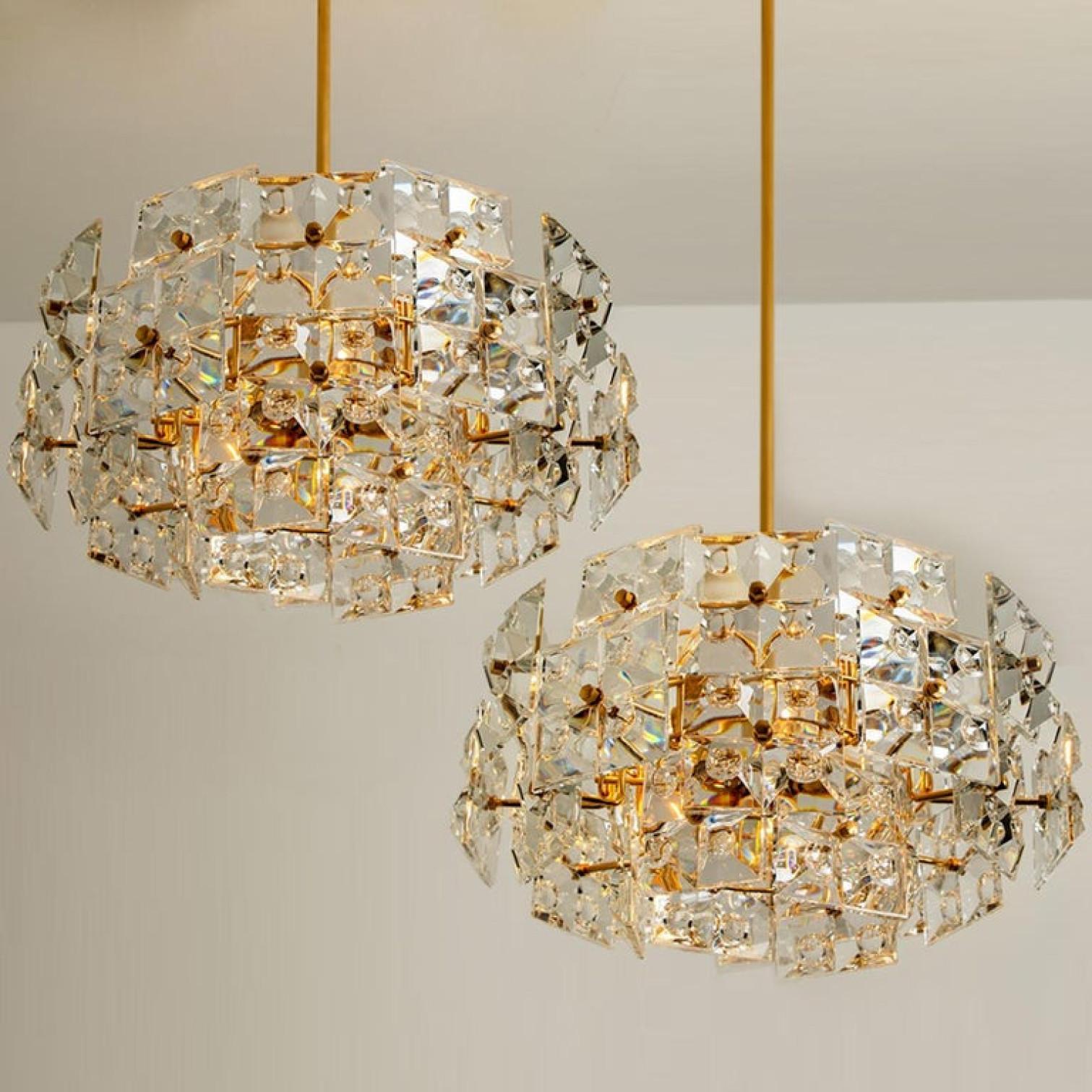 Mid-Century Modern Pair of Kinkeldey Chandeliers, Gold-Plated Brass Crystal Glass, 1970 For Sale