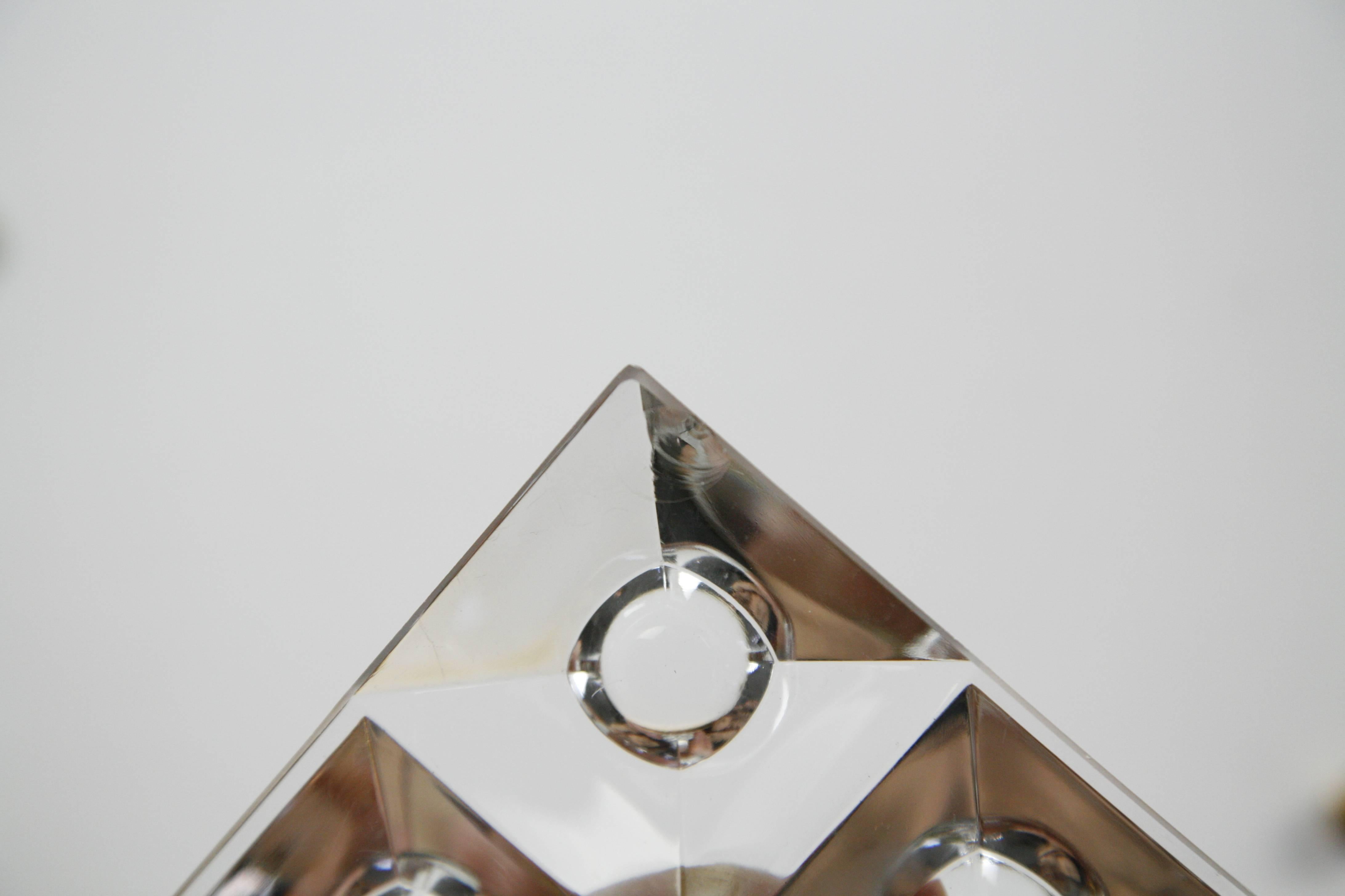 Paar Messing- und Kristallglasleuchten aus Kinkeldey, Deutschland, 1970er Jahre, Messingrahmen hat Patina, so dass sie hauptsächlich matt sind, aber auf die ursprüngliche glänzende Oberfläche poliert werden können. Sie halten vier flache