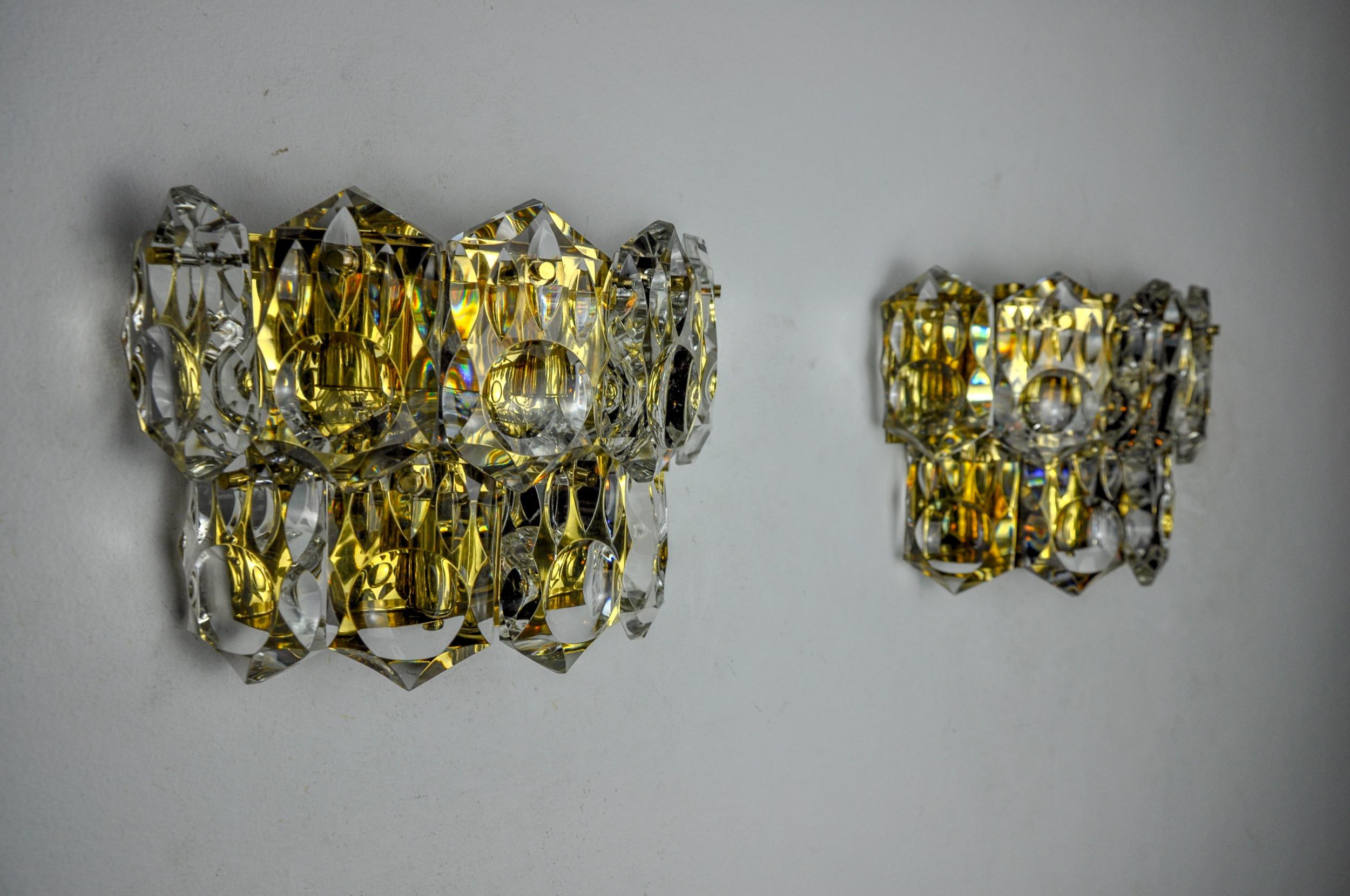 Pair of kinkeldey wall lights, 2 levels, German cut crystals, 1970 In Good Condition For Sale In BARCELONA, ES