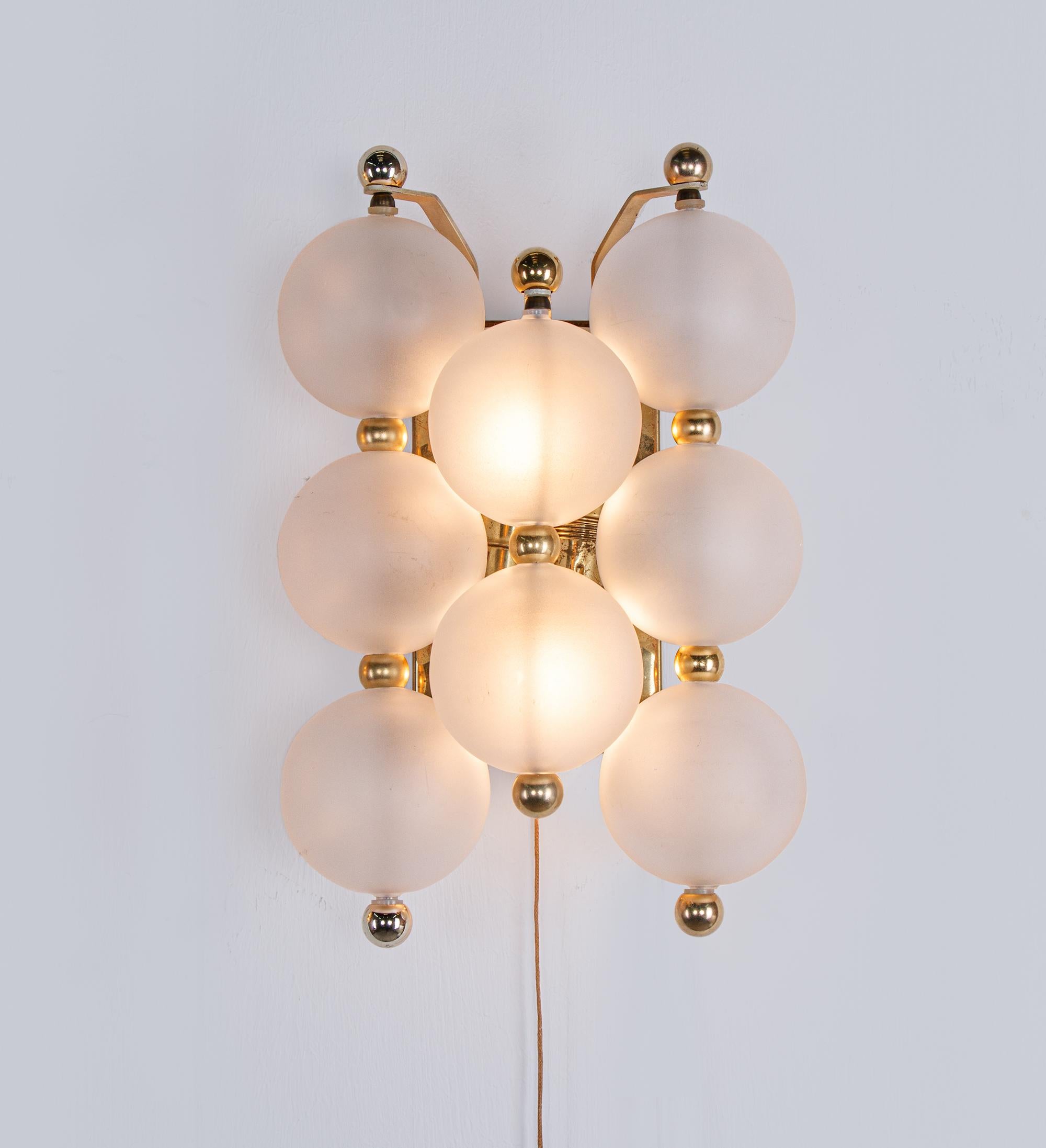 Mid-Century Modern Pair of Kinkeldey Wall Sconces Frosted Glass Balls & Brass, Germany 1960s For Sale