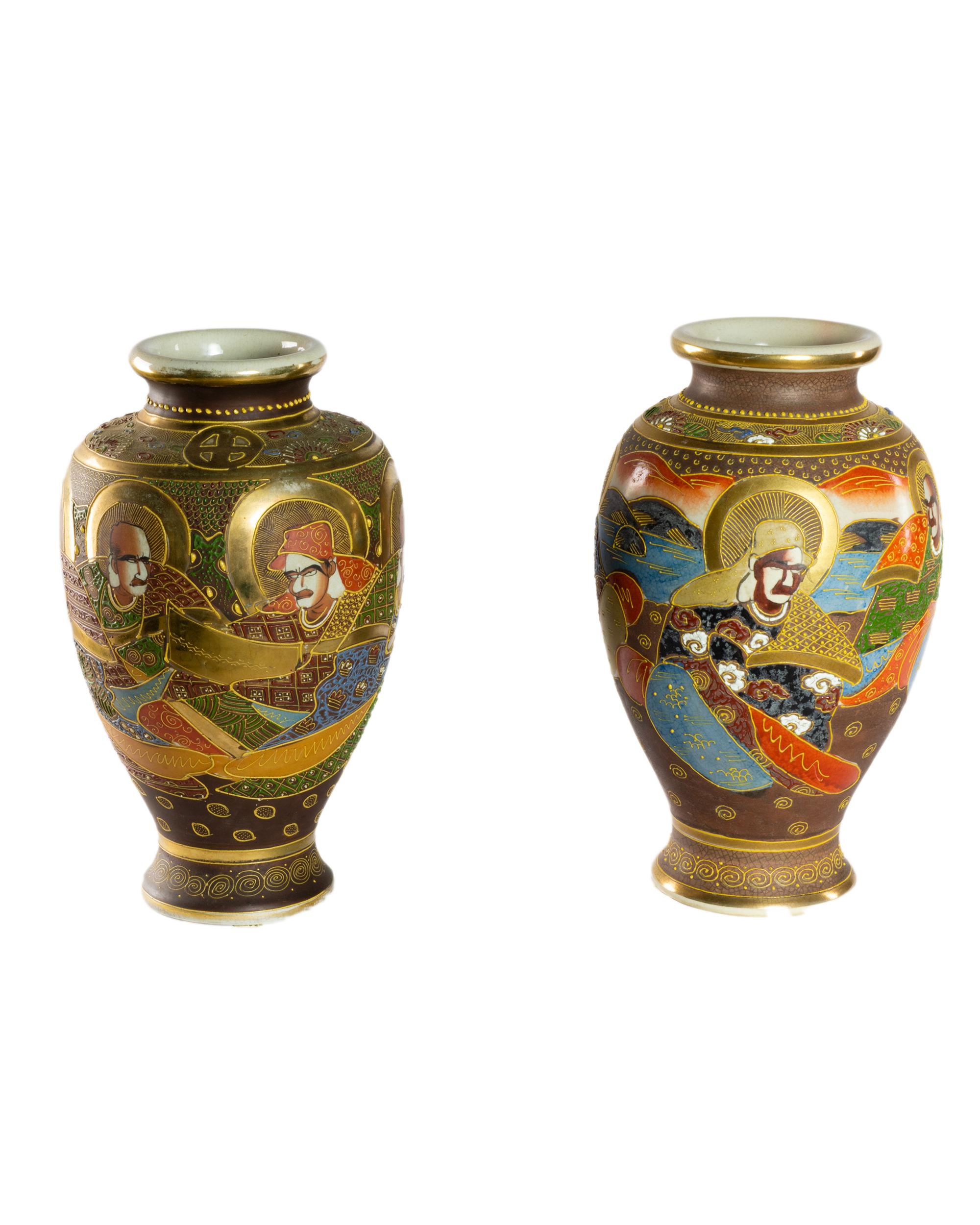 Meiji Pair of Kinkozan Satsuma Vases with Gold Kinrande, 19th Century For Sale