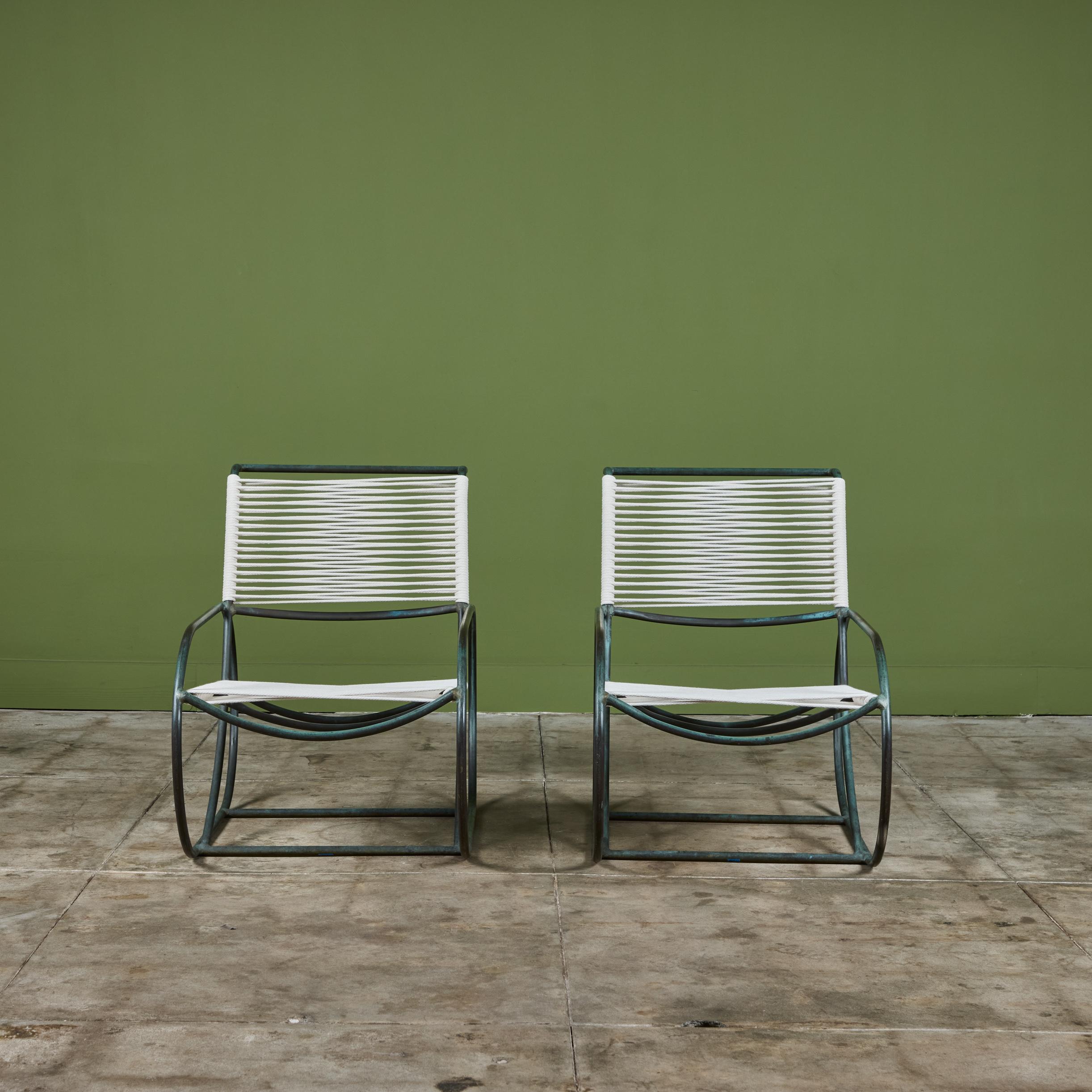 Bronze Paire de chaises longues de patio en bronze Kipp Stewart pour Terra