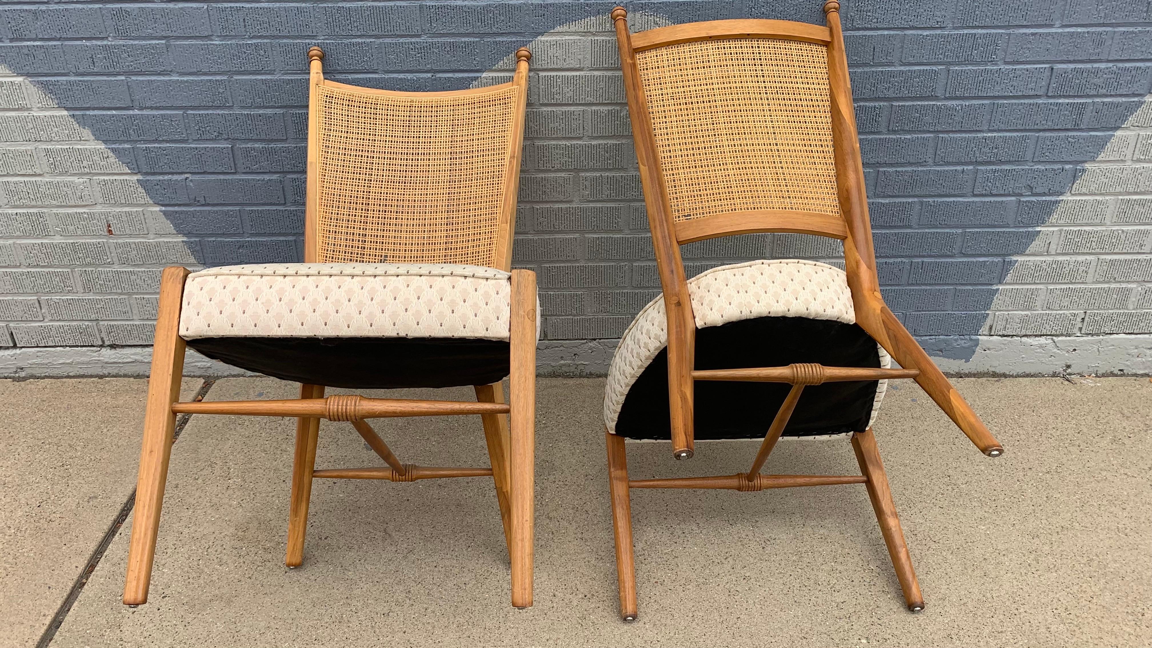 Tessuto Coppia di sedie da pranzo Kipp Stewart per Drexel Declaration in vendita