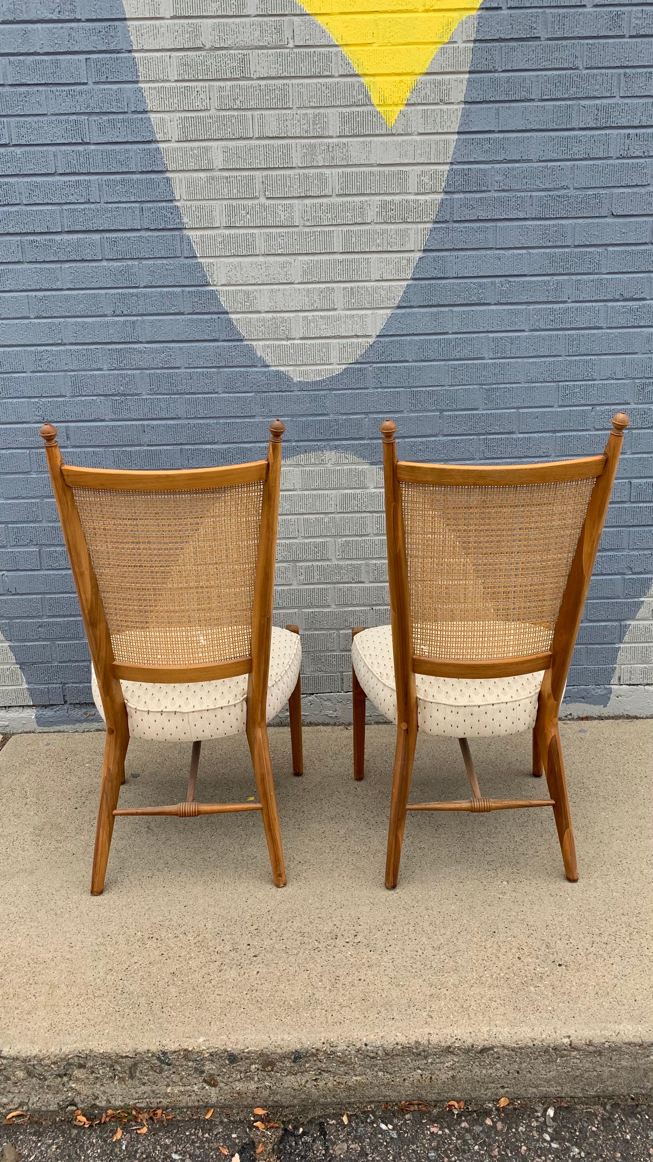 Coppia di sedie da pranzo Kipp Stewart per Drexel Declaration in vendita 2