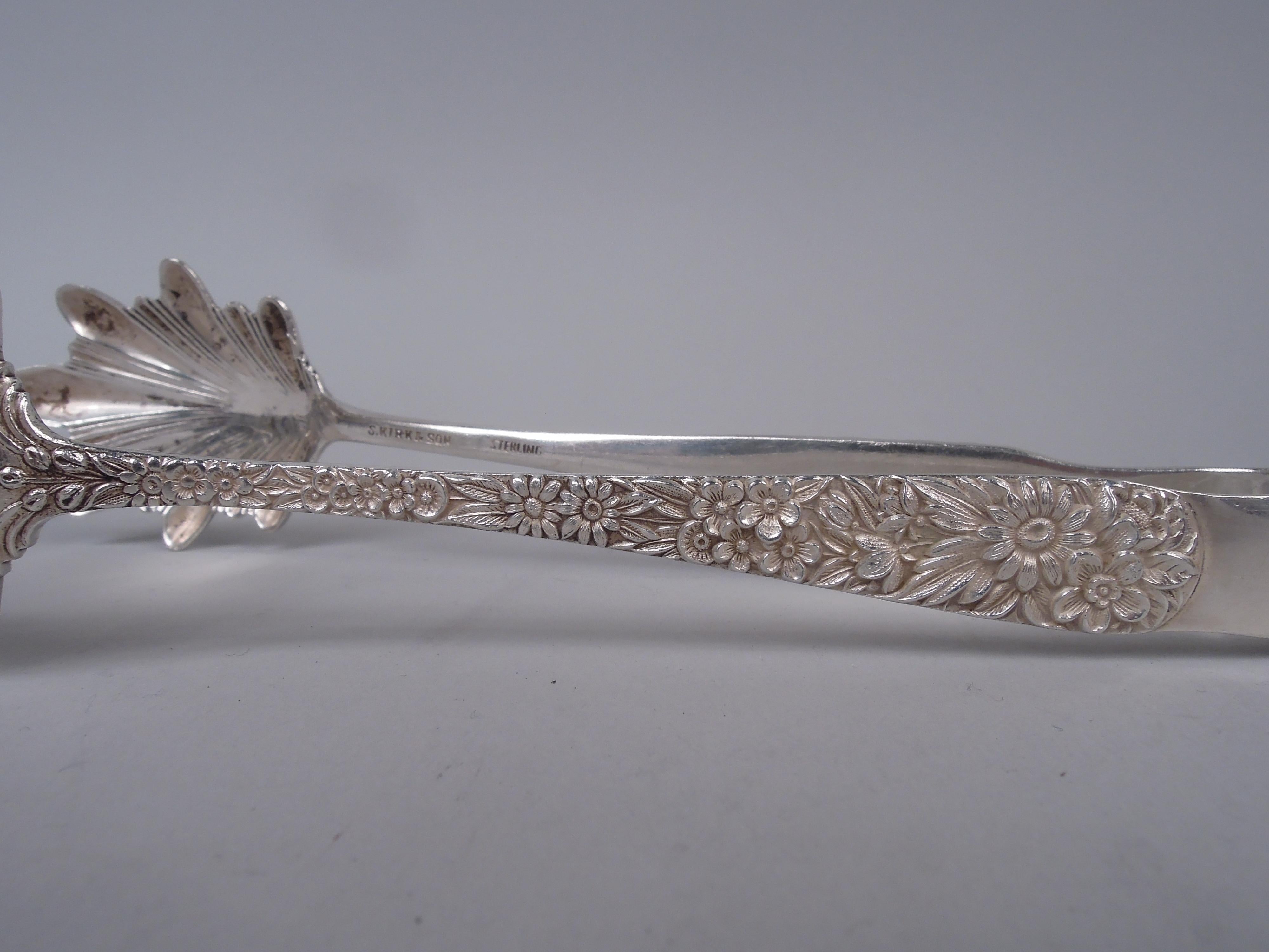 20ième siècle Paire de pinces à glace en argent sterling repoussé de Kirk Baltimore