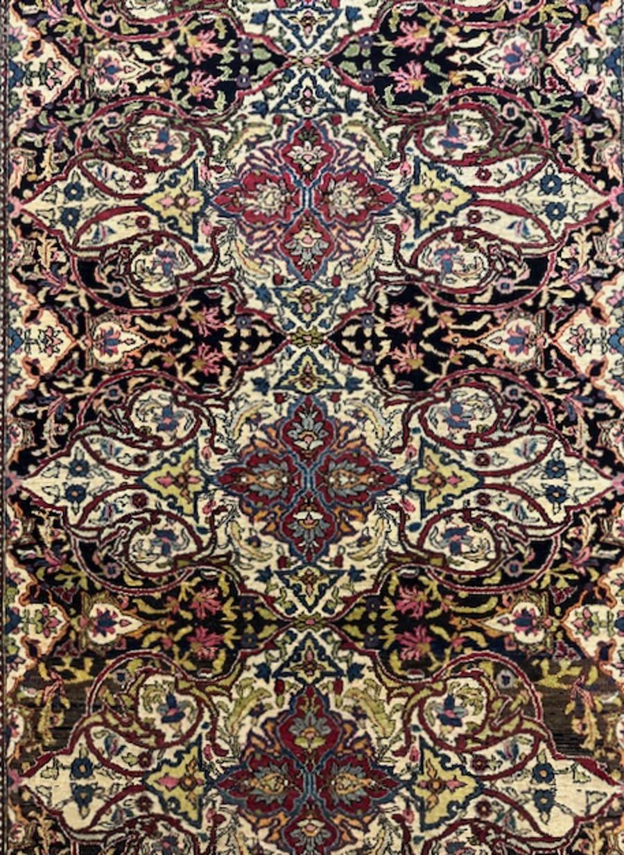 Pair of Kirman rugs For Sale 7