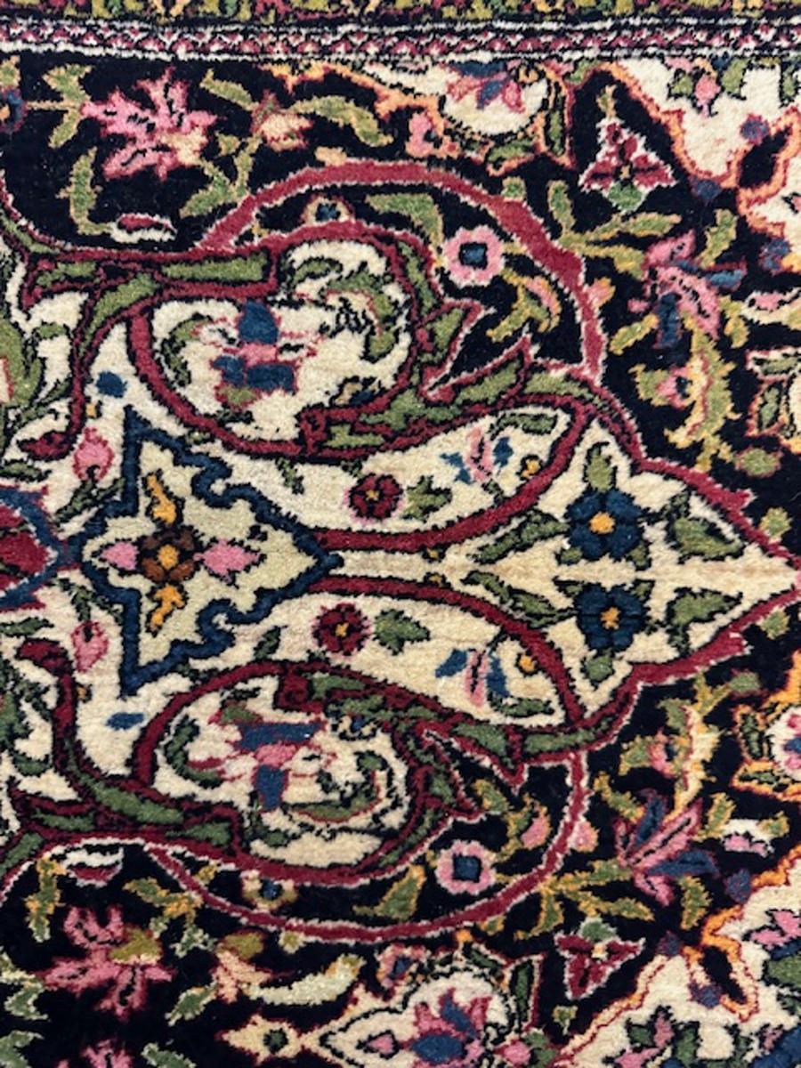 Pair of Kirman rugs For Sale 2