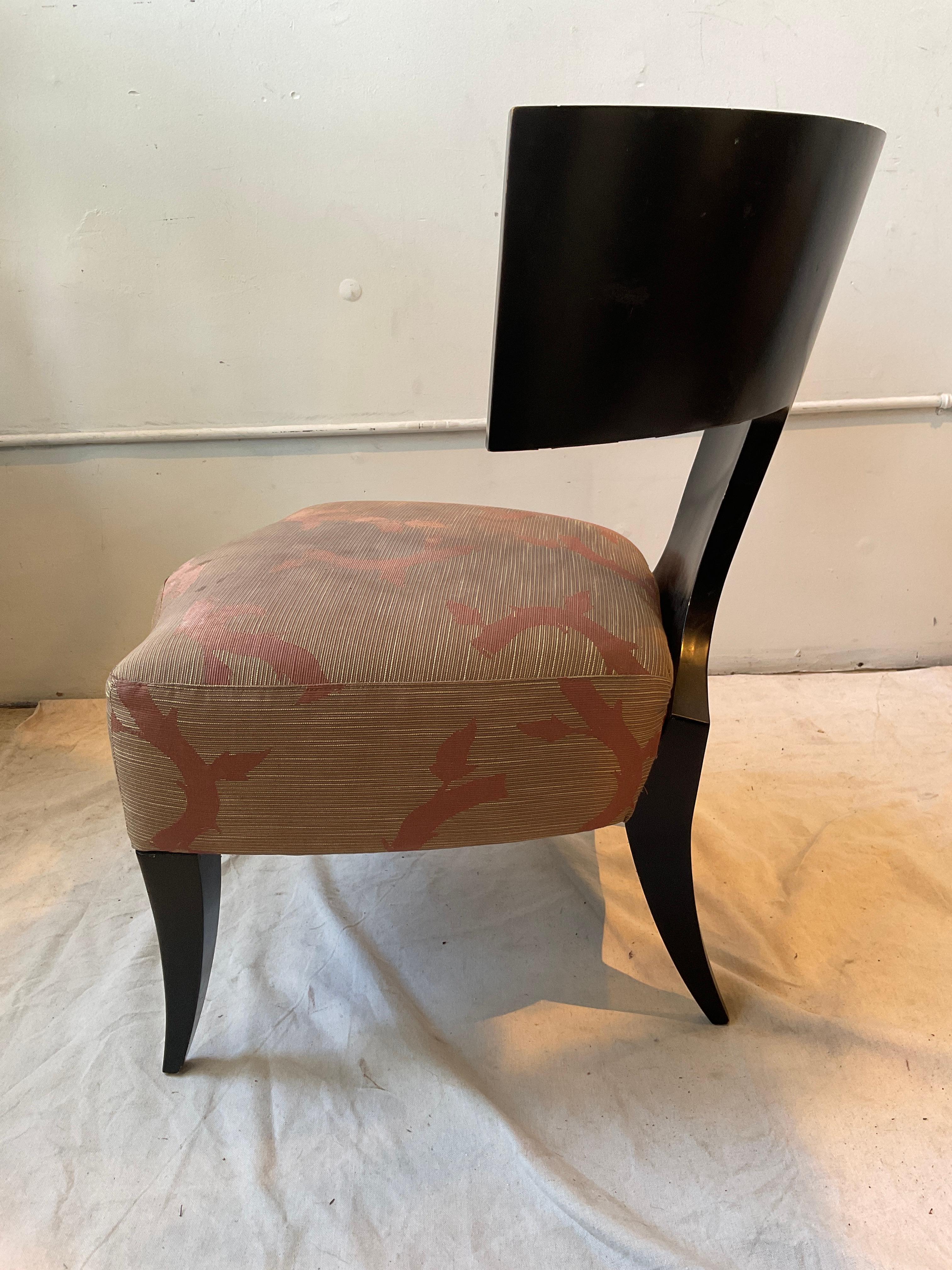 Bois Paire de chaises Klismos en vente