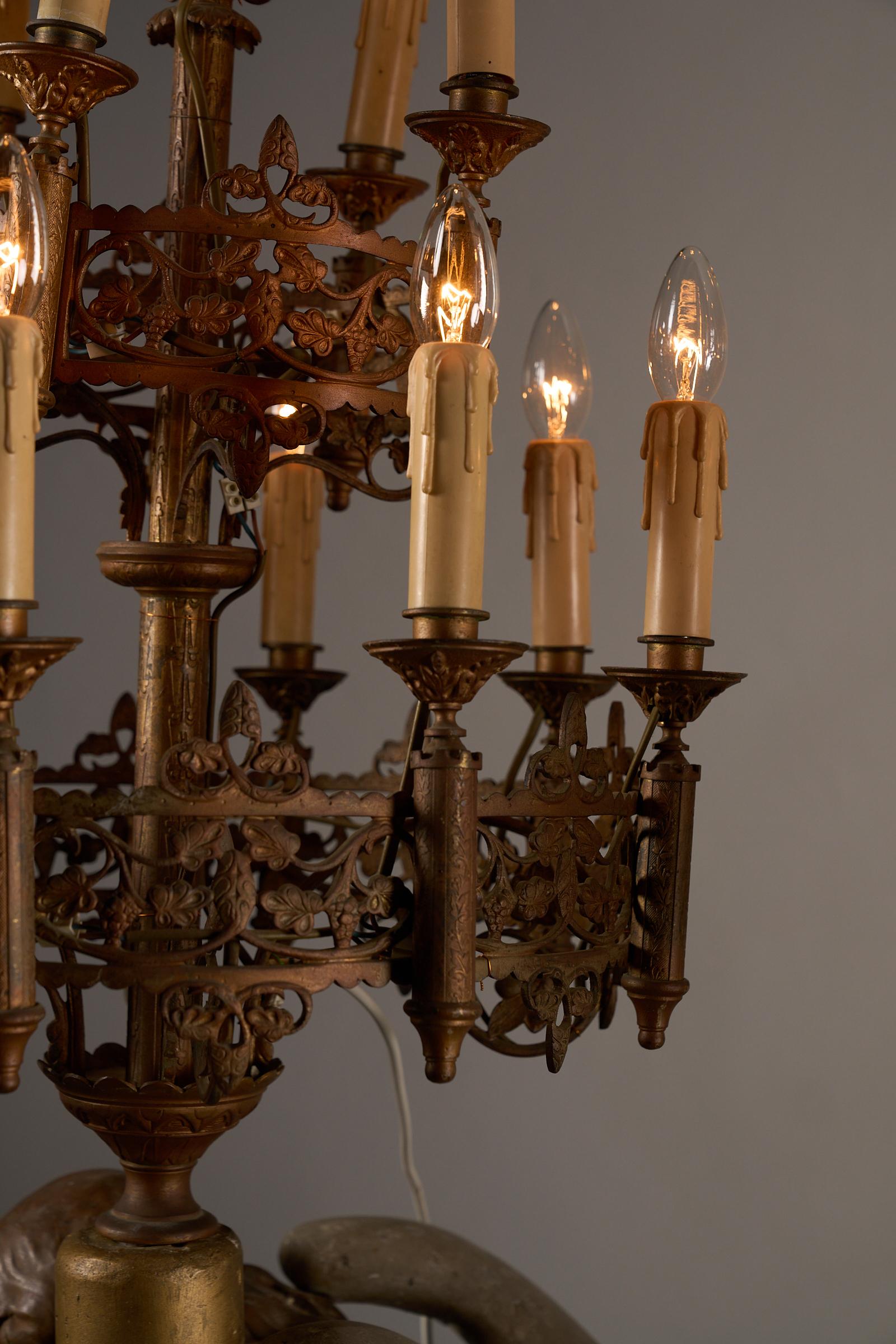 Pair of Kneeling Angel Candle Holders with Chandeliers - 19th Century For Sale 7