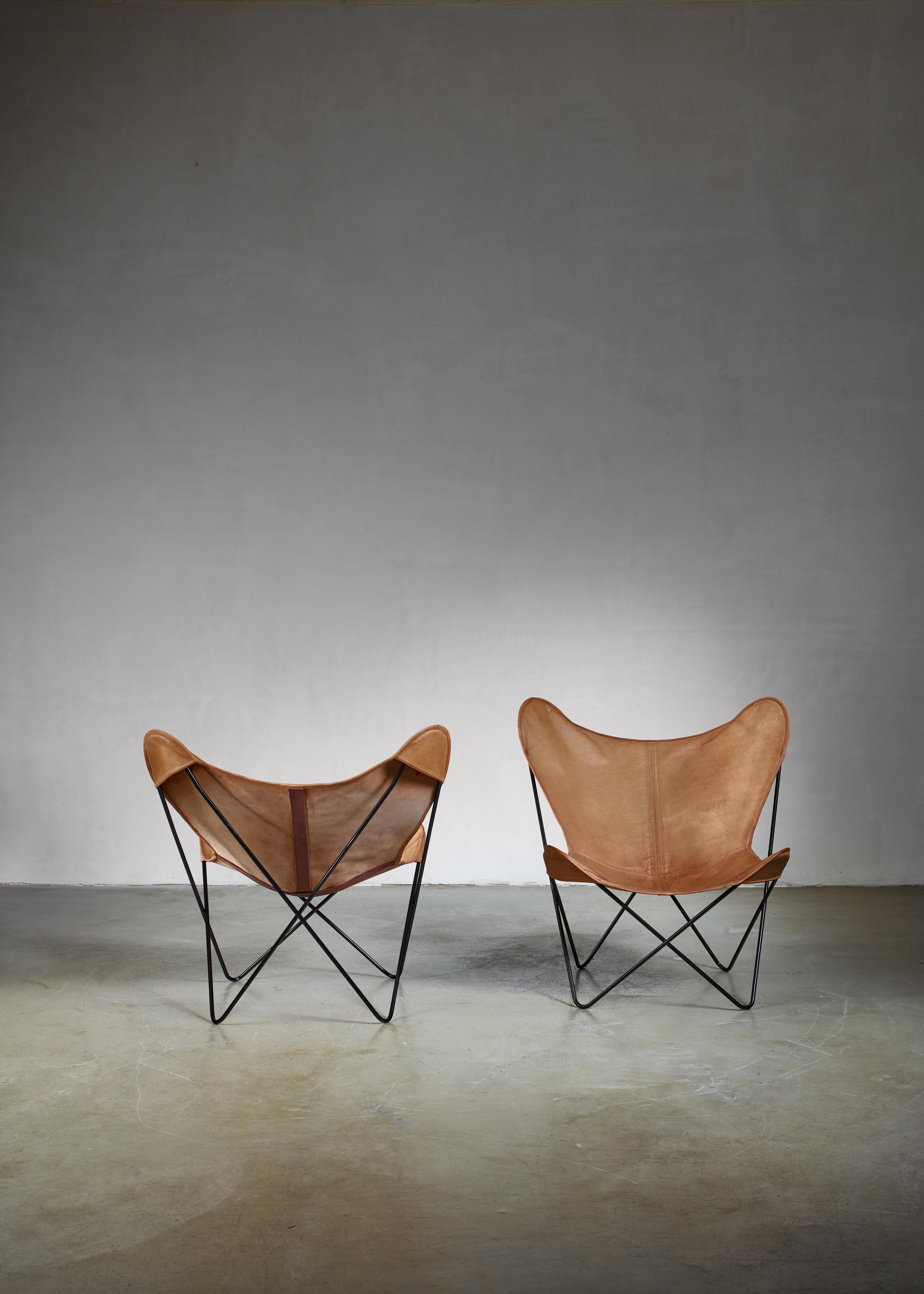 Pair of Knoll Butterfly Chairs In Excellent Condition In Maastricht, NL